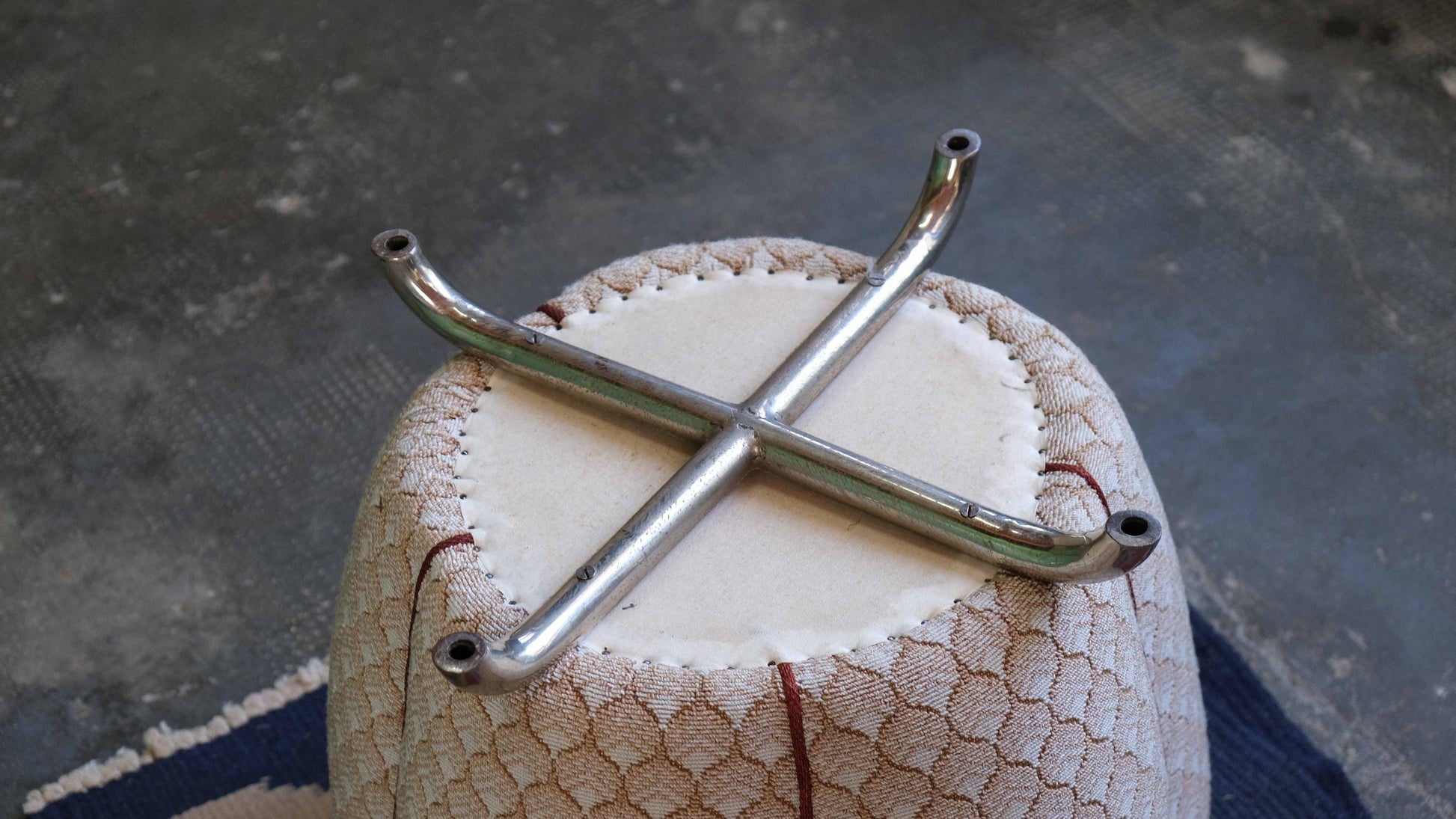 Vintage Hocker von Jindrich Halabala Stil