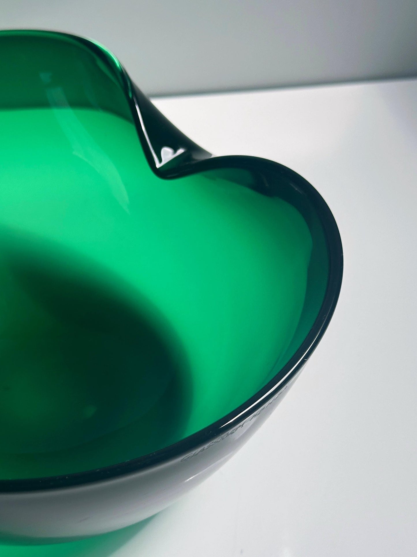 Vintage Schale Glasstorm von Glasstorm Schottland grün graviert