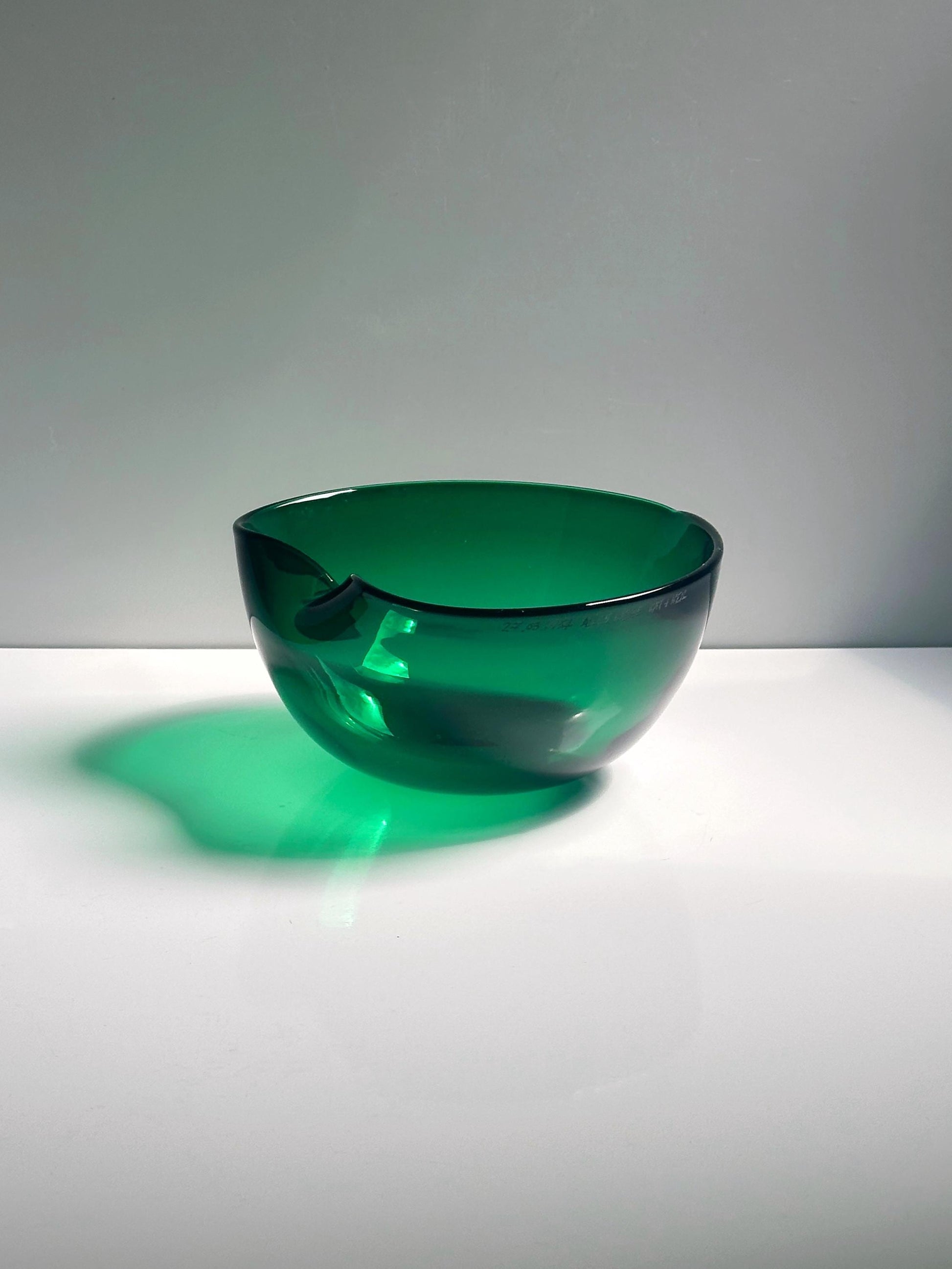 Vintage Schale Glasstorm von Glasstorm Schottland grün graviert