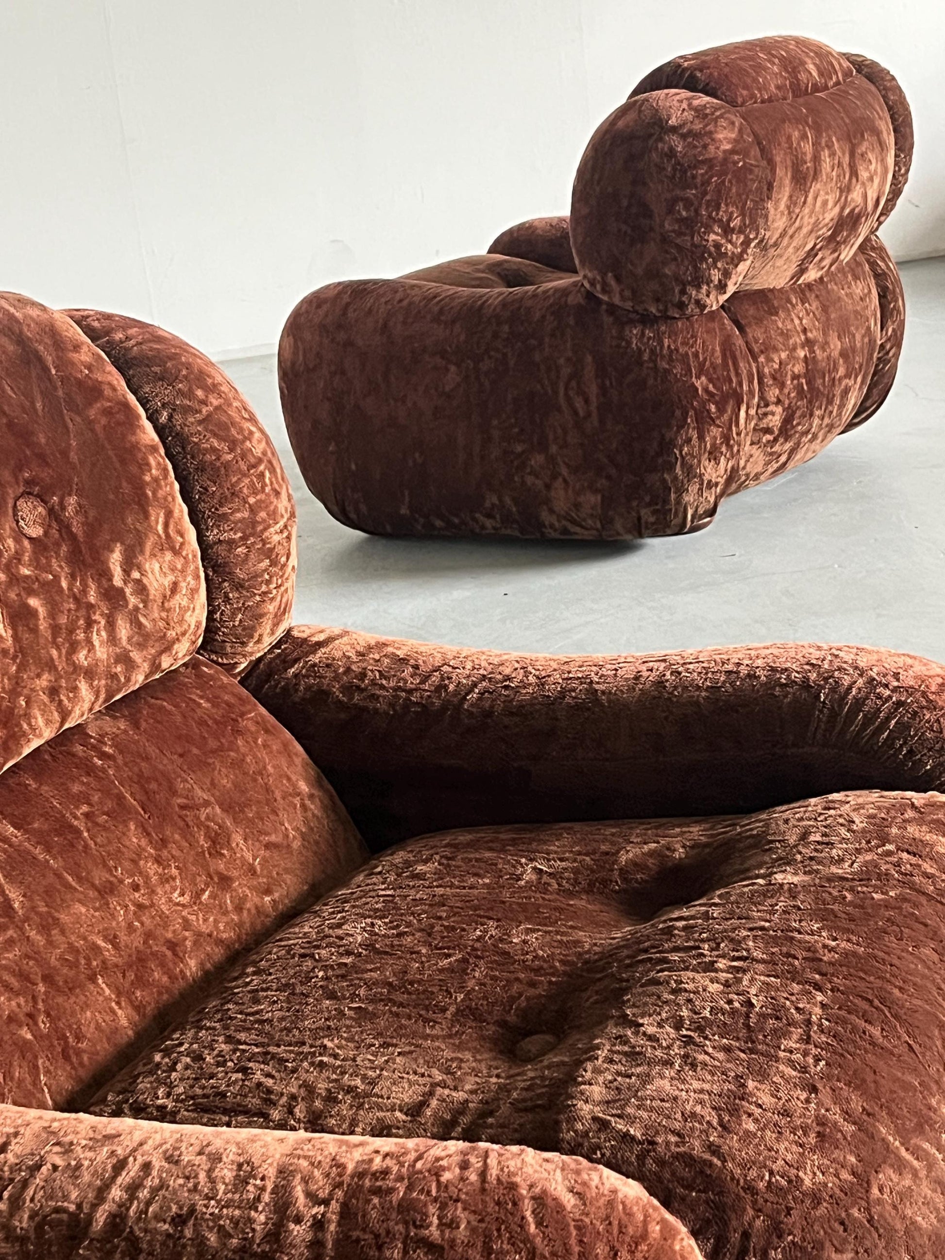 Vintage Cloud Sessel Italien 1970er Dunkelbraun Set von 2