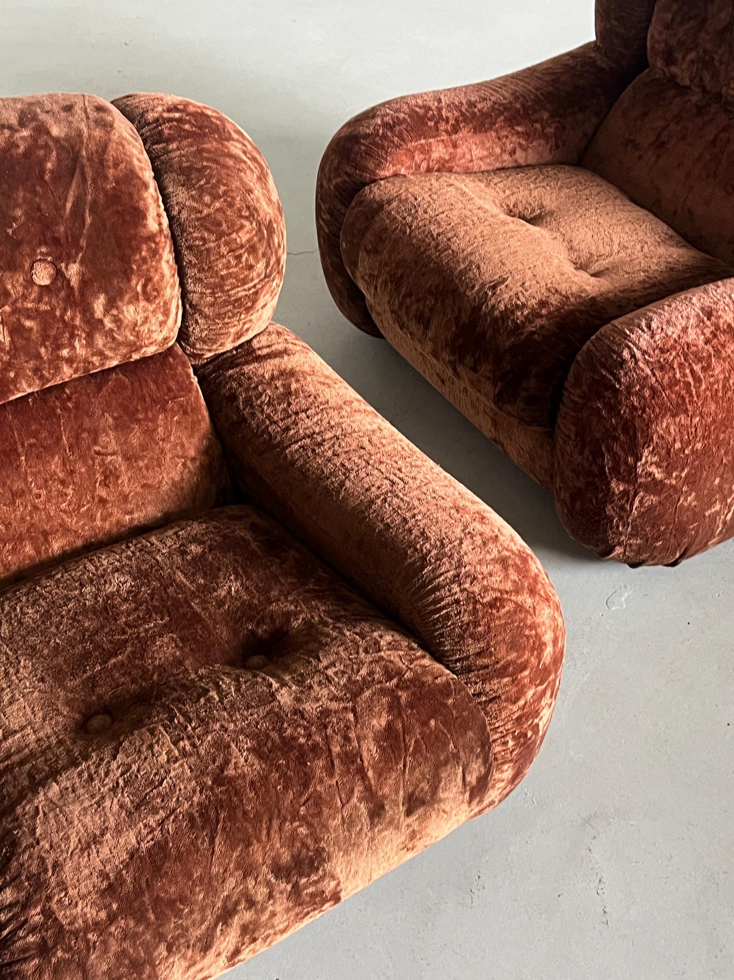Vintage Cloud Sessel Italien 1970er Dunkelbraun Set von 2