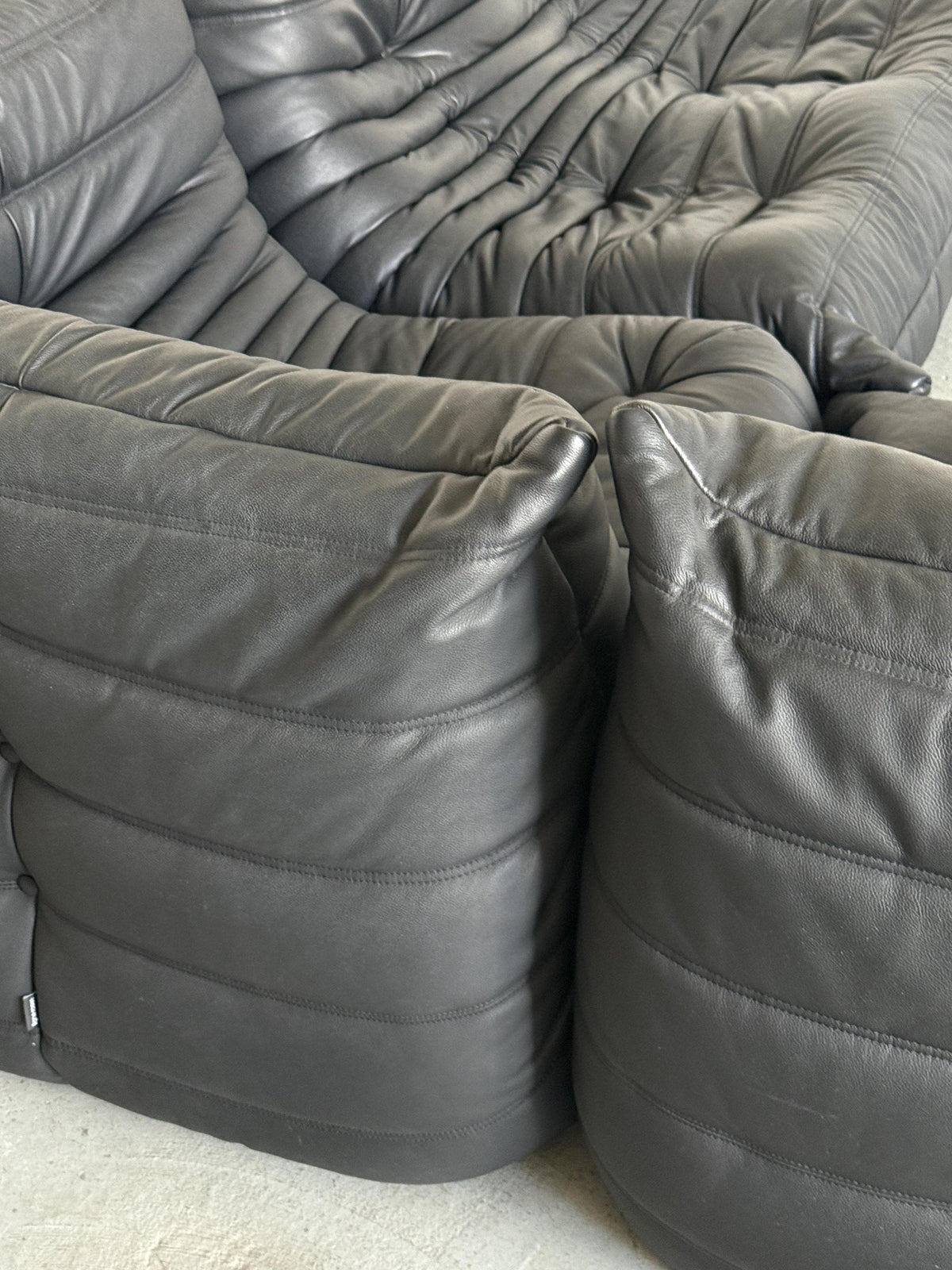 Vintage Togo Sofa Leder von Michel Ducaroy für Ligne Roset 1970er Frankreich