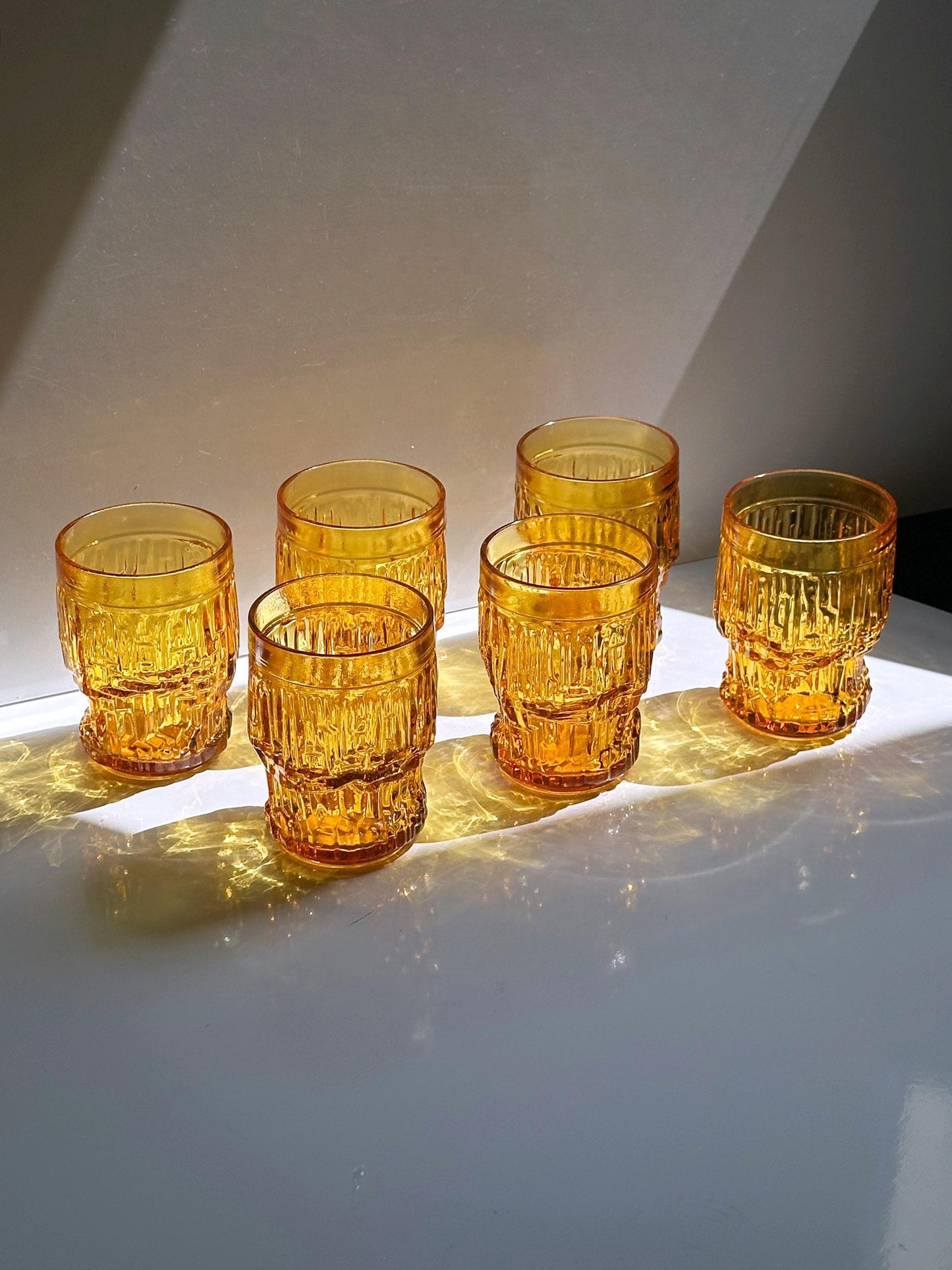 Vintage Karaffe Set von 7 Trinkgläsern Gelb von Bormioli Rocco