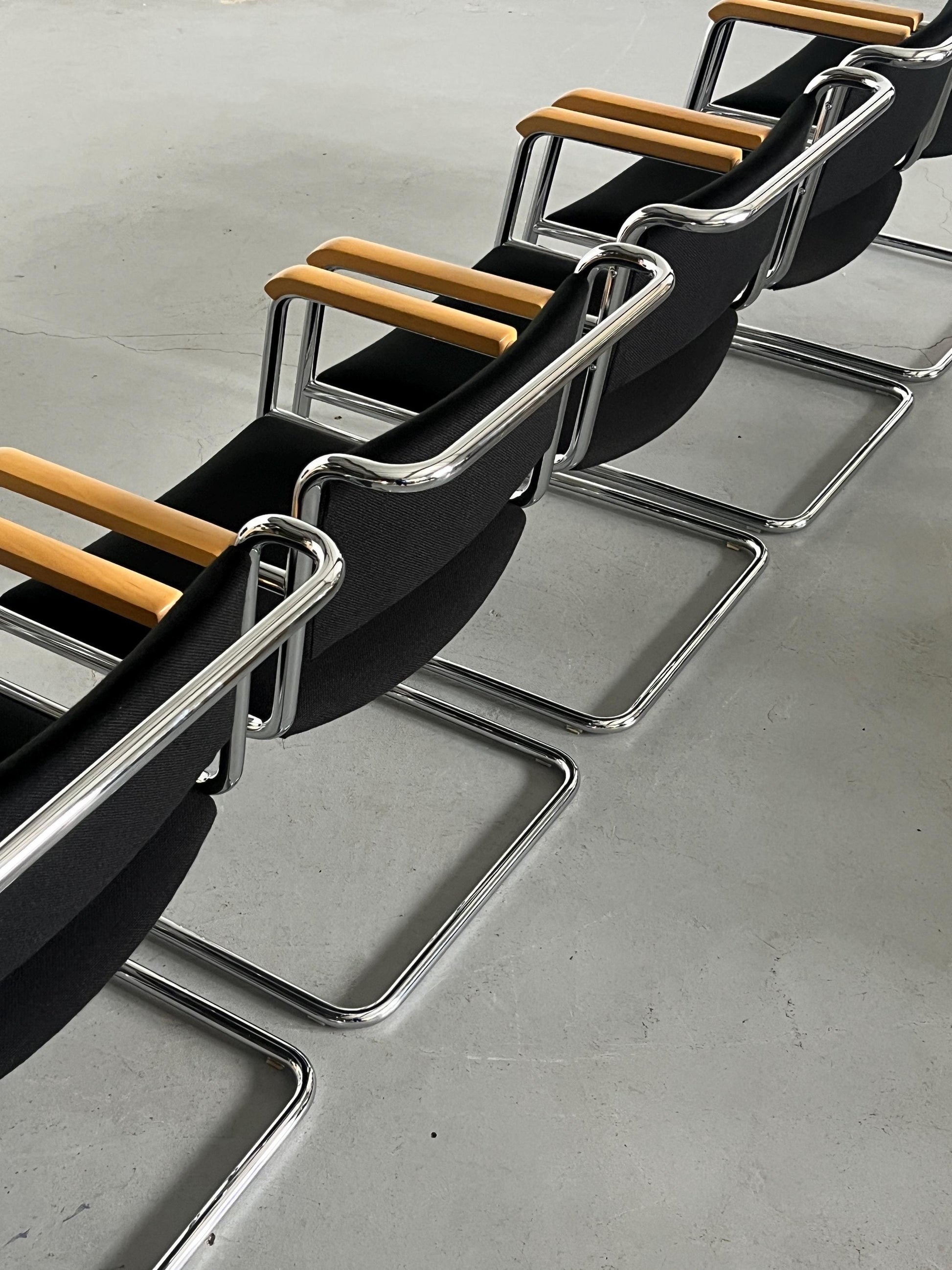 Vintage Freischwinger von L&C Stendal in Chrom, Buchenholz, Schwarz, 1970er