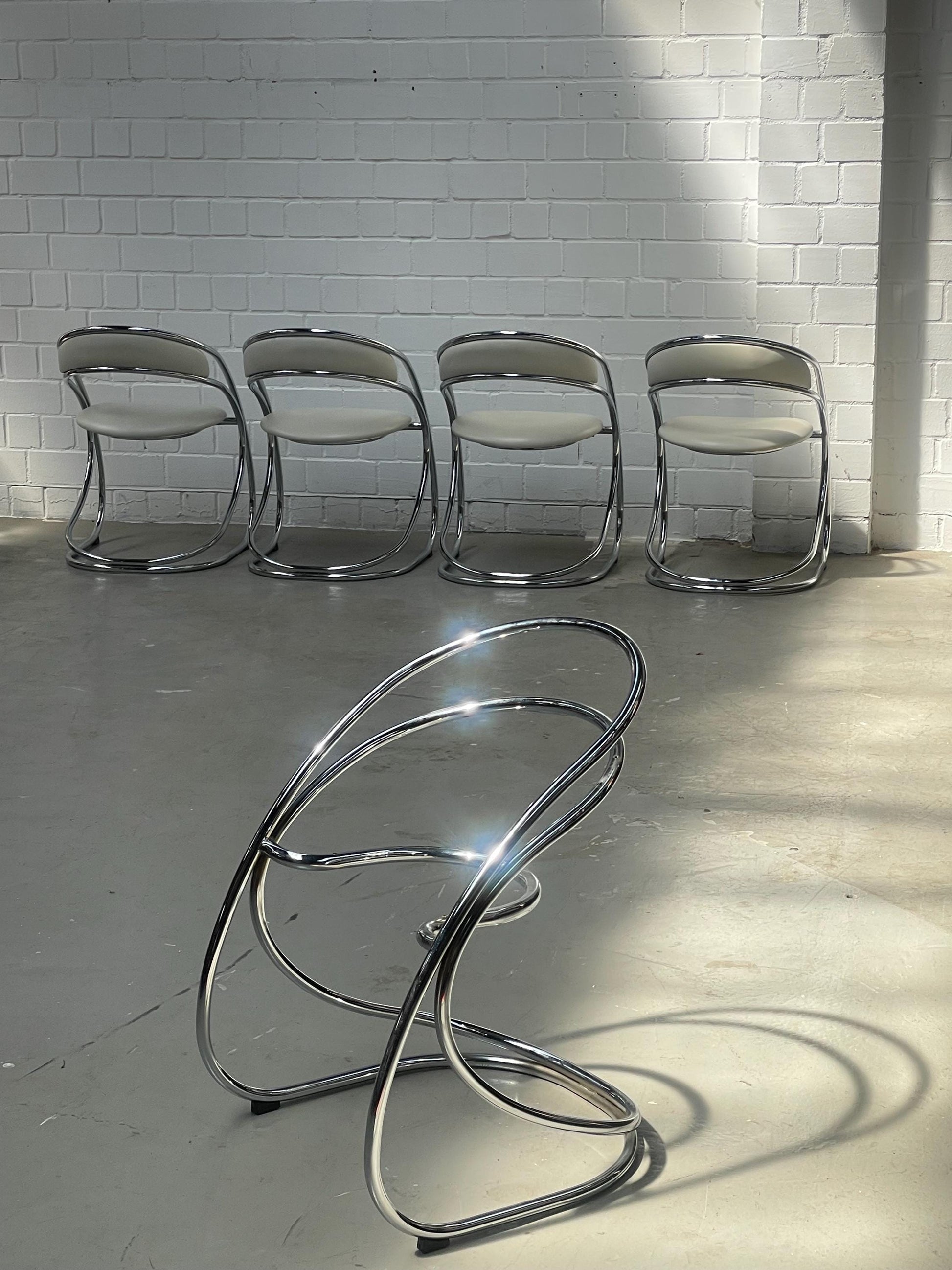 Vintage Stuhl von Rinaldi und Rizzo für Italien verchromtes Stahlrohr veganes Kunstleder