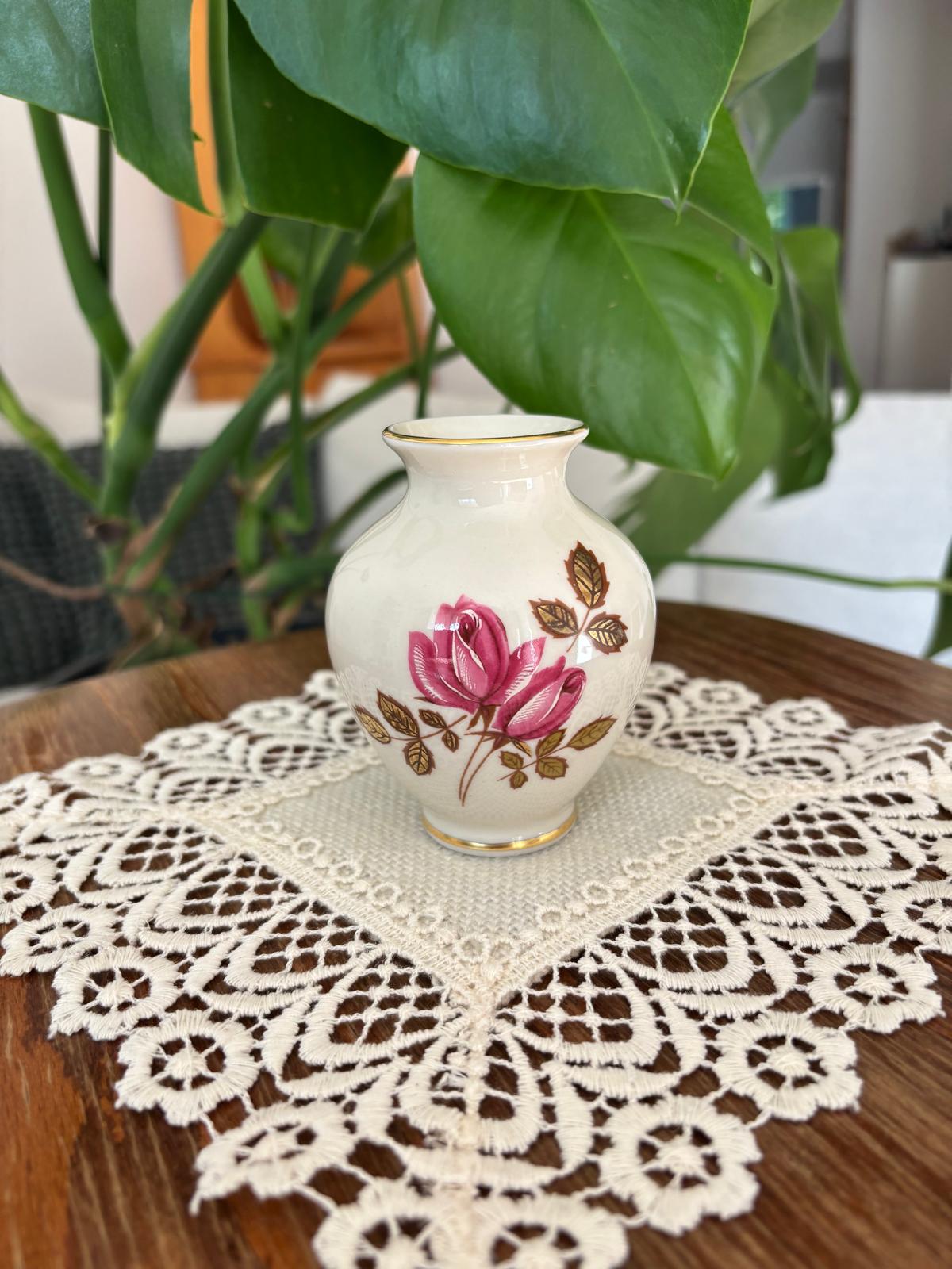 Vintage Vase von Waldershof Bavaria handbemalt mit 24 Karat Gold und Blumenmotiv