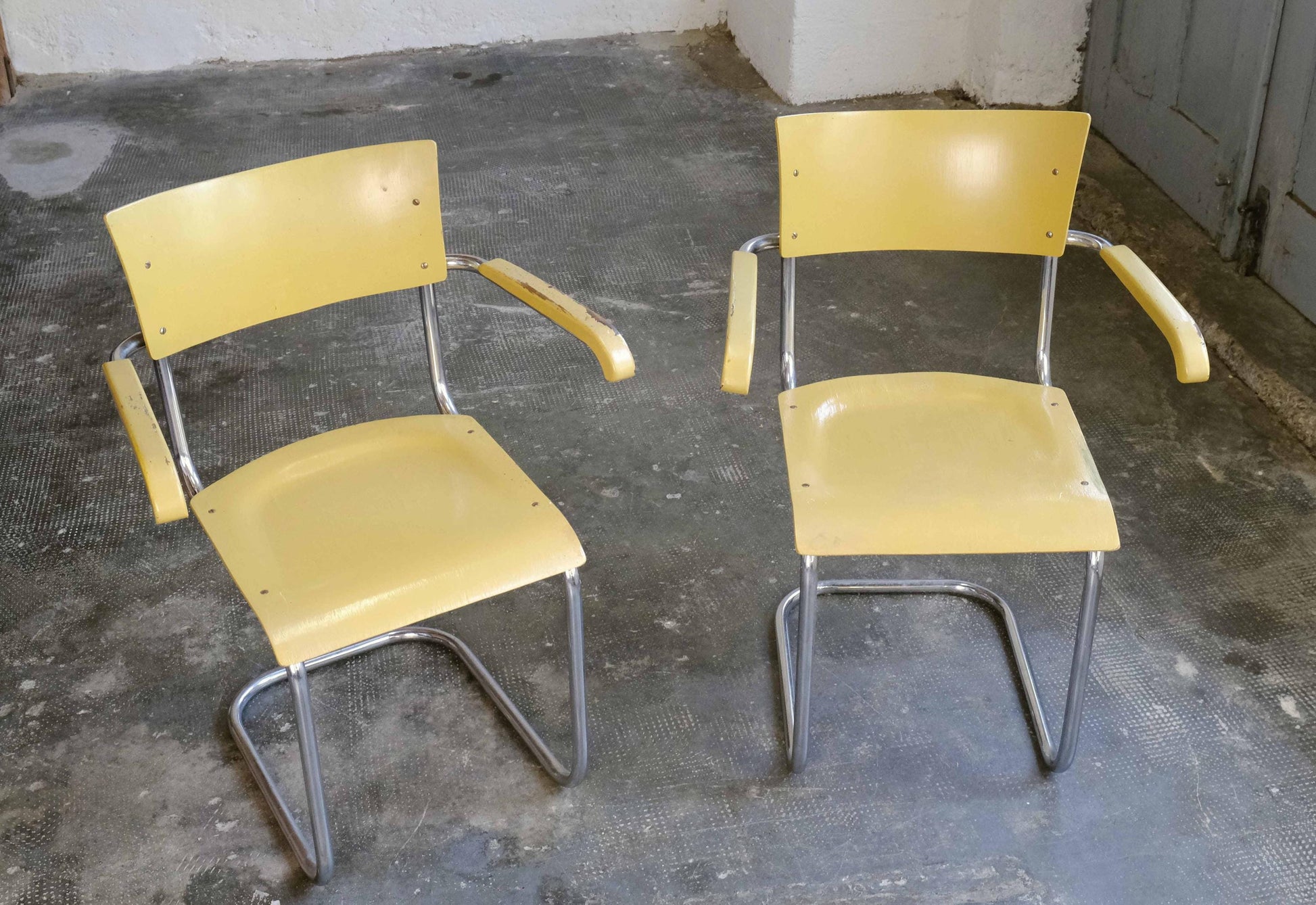 Vintage Freischwinger Set von 2 S 43F von Bauhaus in pastellgelb