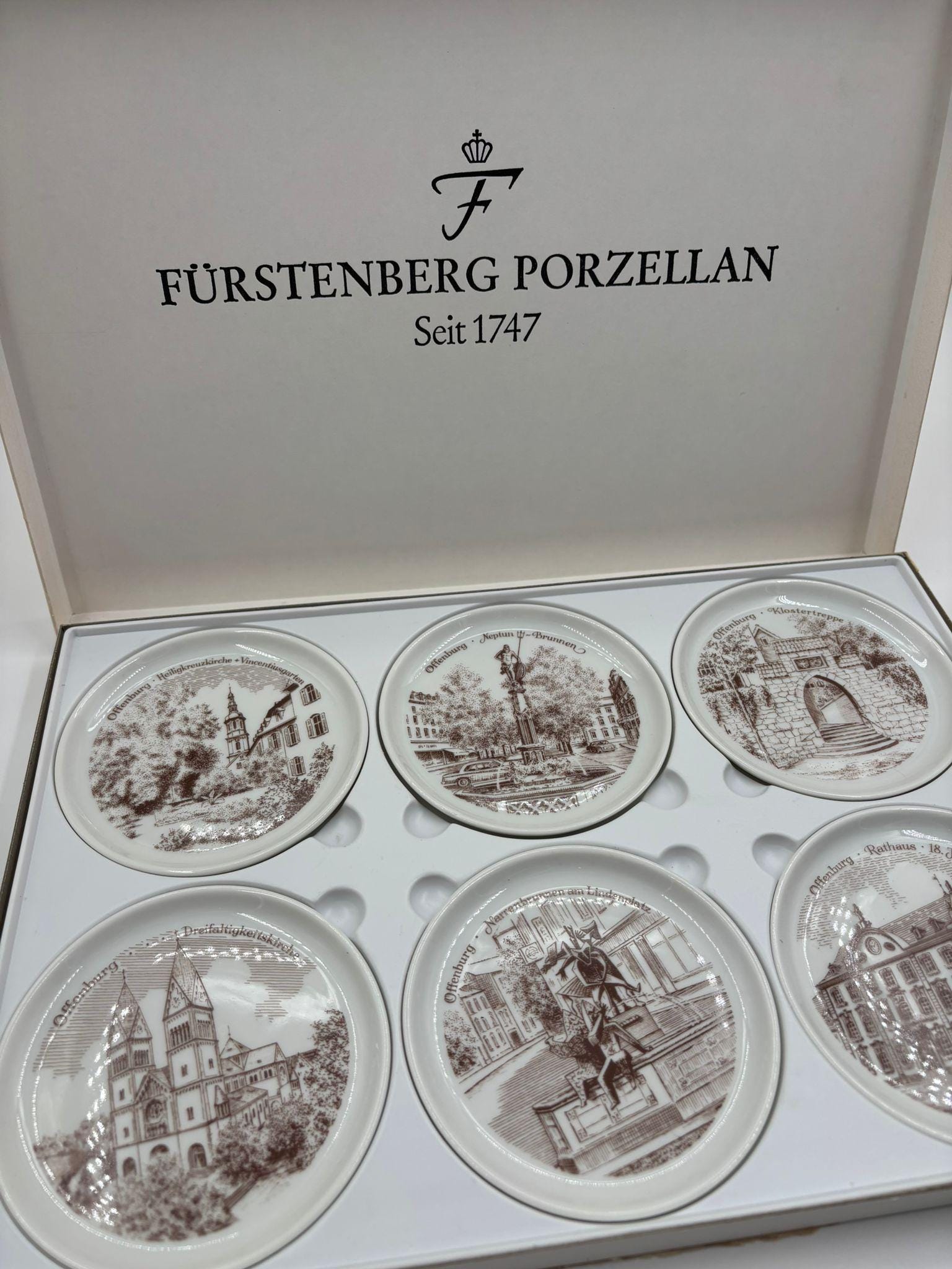 Vintage Sammel Teller Set von Fürstenberg Porzellan Offenburg Motive im Etui