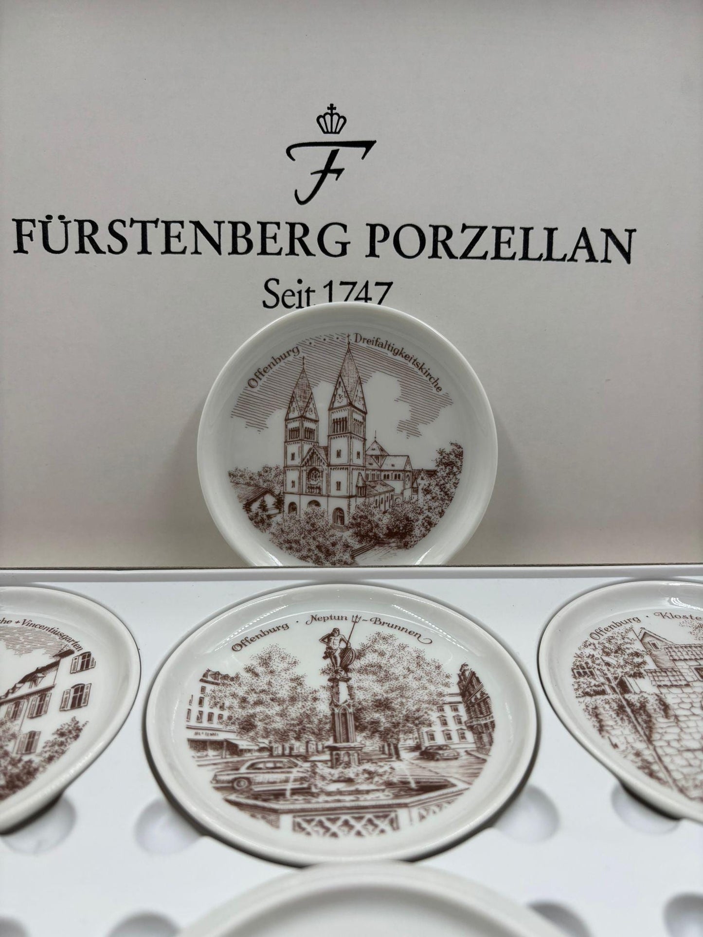 Vintage Sammel Teller Set von Fürstenberg Porzellan Offenburg Motive im Etui