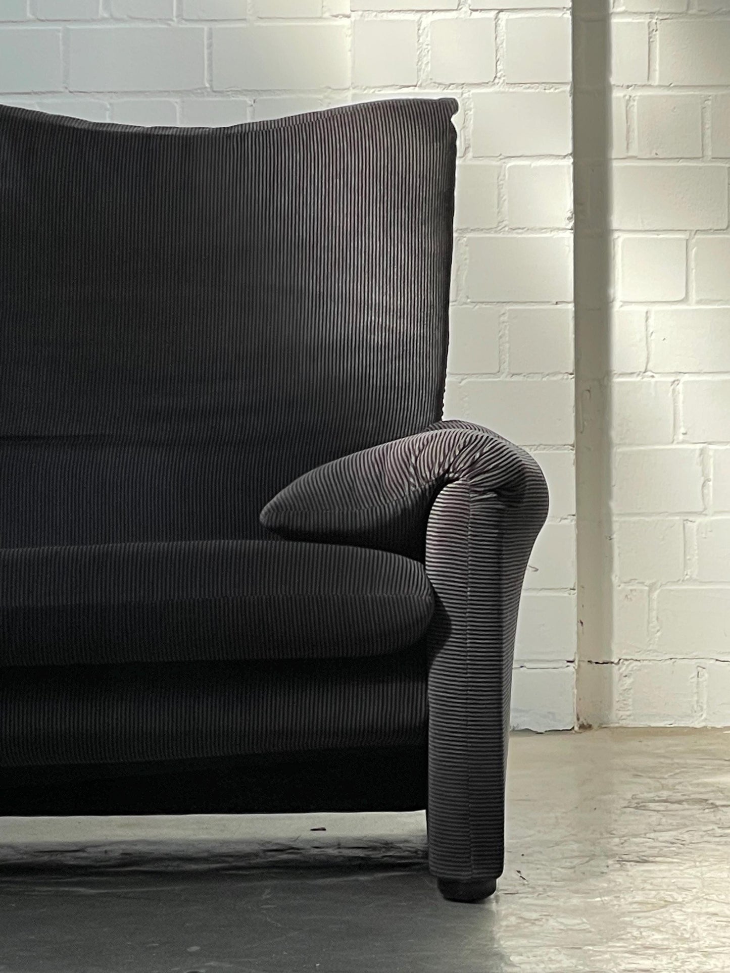 Vintage Sofa Maralunga von Vico Magistretti für Cassina gestreift schwarz anthrazit