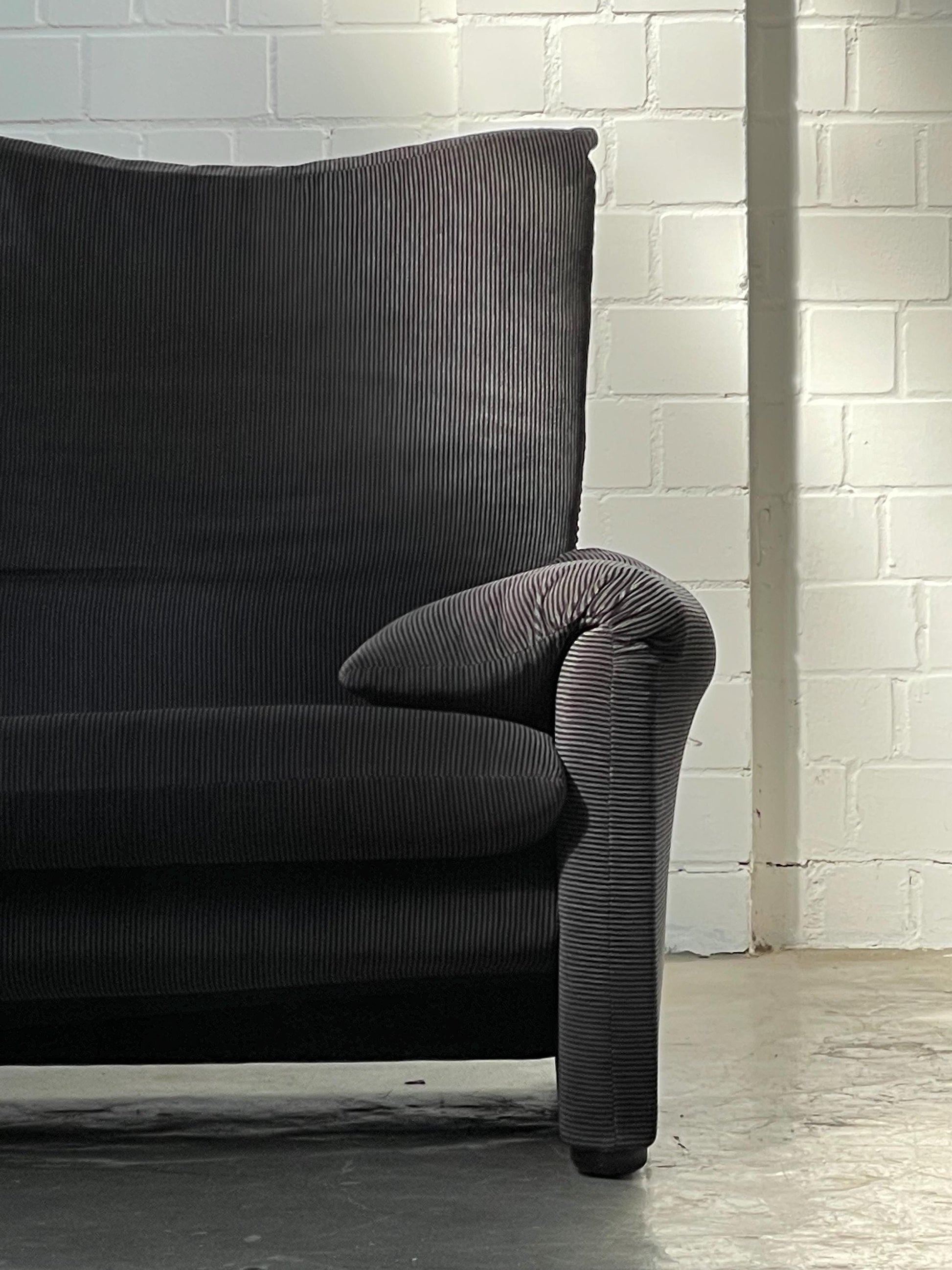 Vintage Sofa Maralunga von Vico Magistretti für Cassina gestreift schwarz anthrazit