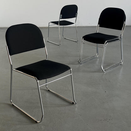 Vintage Minimalistischer Essstuhl Schwarz Chromstahl stapelbar Italien 1990er Set von 4