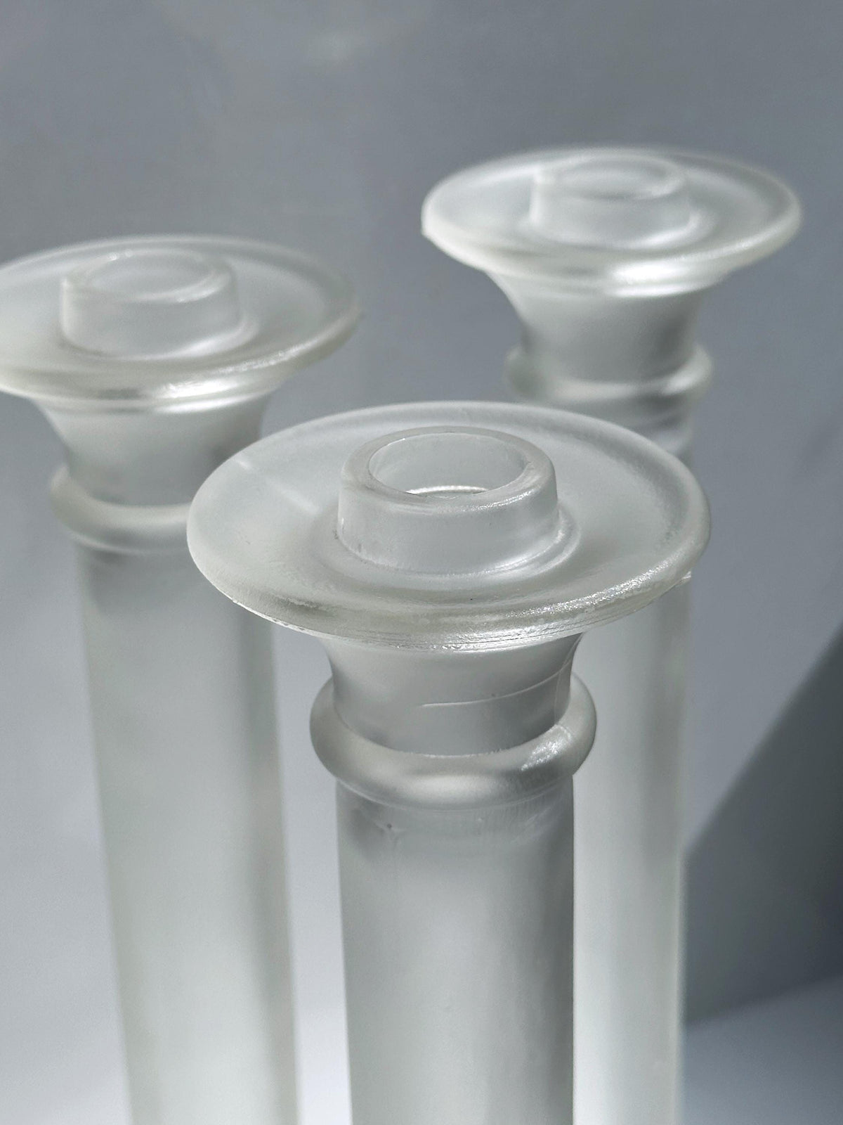 Vintage Kerzenständer Glas Säule satiniert transparent von unbekannt 1980er