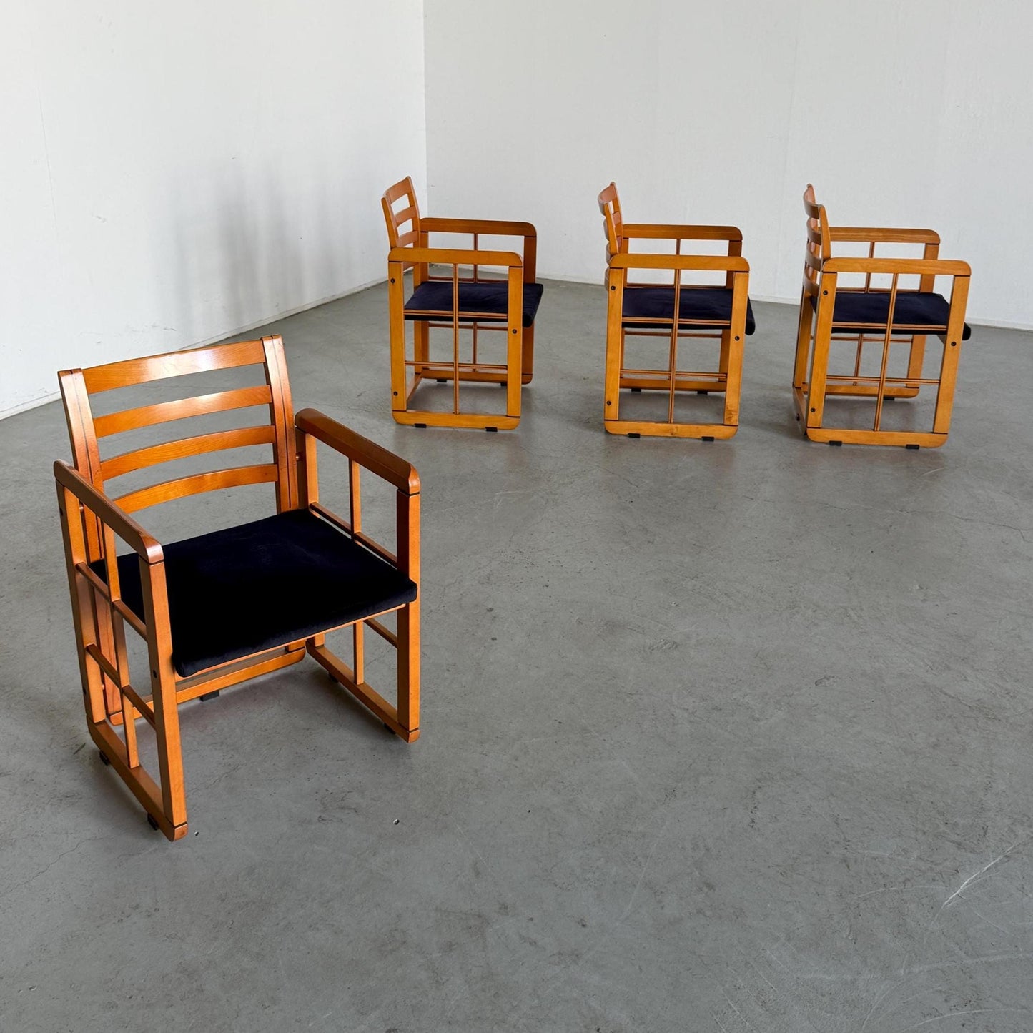 Vintage Architektonischer Armstuhl von Franco Poldaretti für Caccia alla Volpe