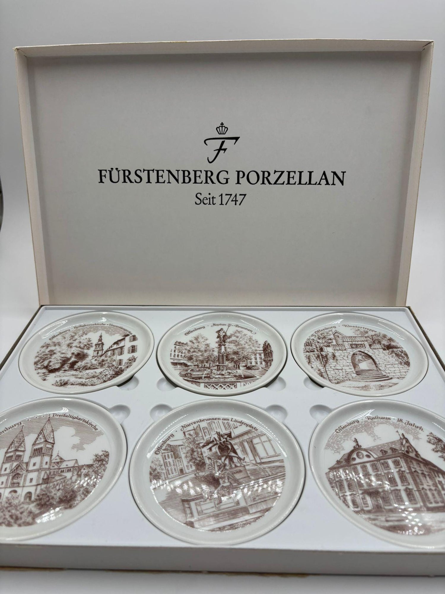 Vintage Sammel Teller Set von Fürstenberg Porzellan Offenburg Motive im Etui