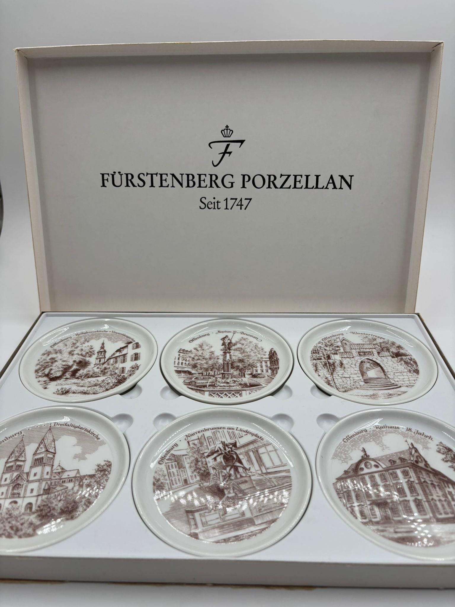 Vintage Sammel Teller Set von Fürstenberg Porzellan Offenburg Motive im Etui