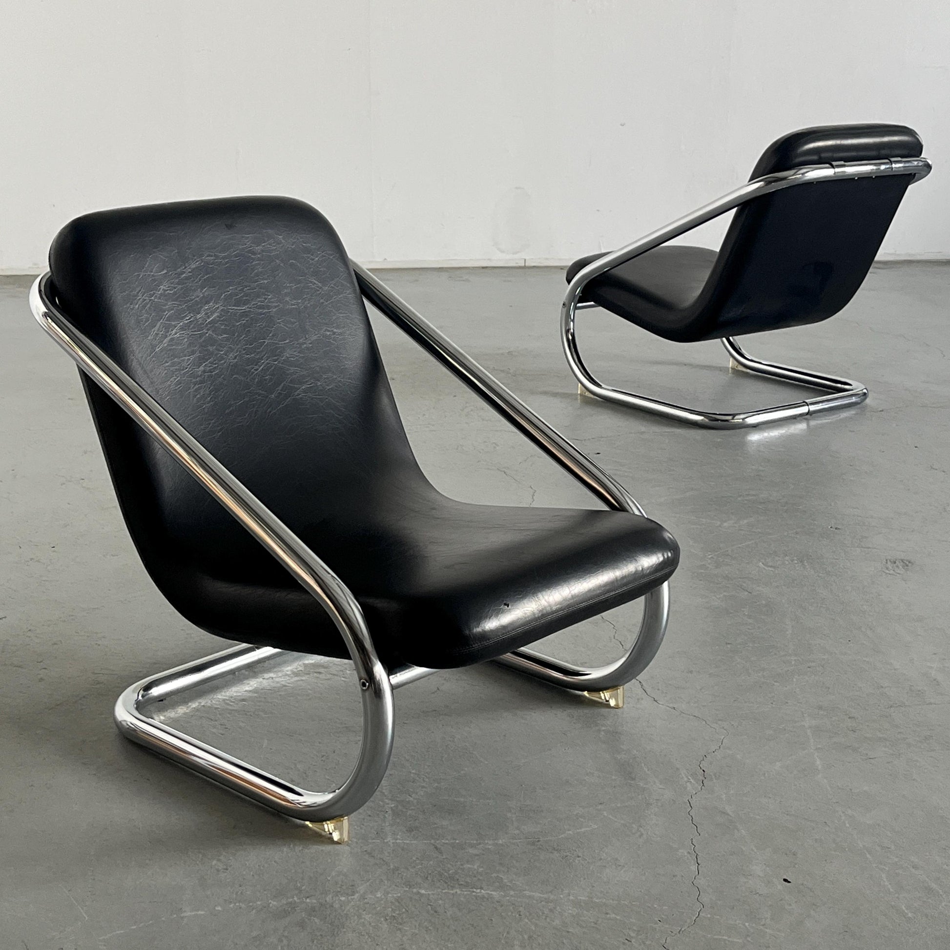 Vintage Freischwinger Armstuhl Schwarz Leder Chromstahl