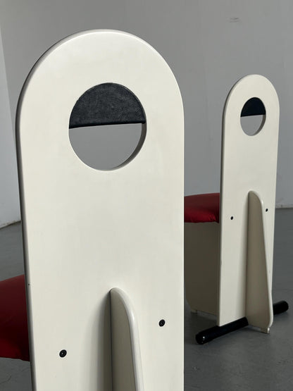 Vintage Esszimmerstuhl Memphis Milano Stil weiß lackiert rot gepolstert Paar