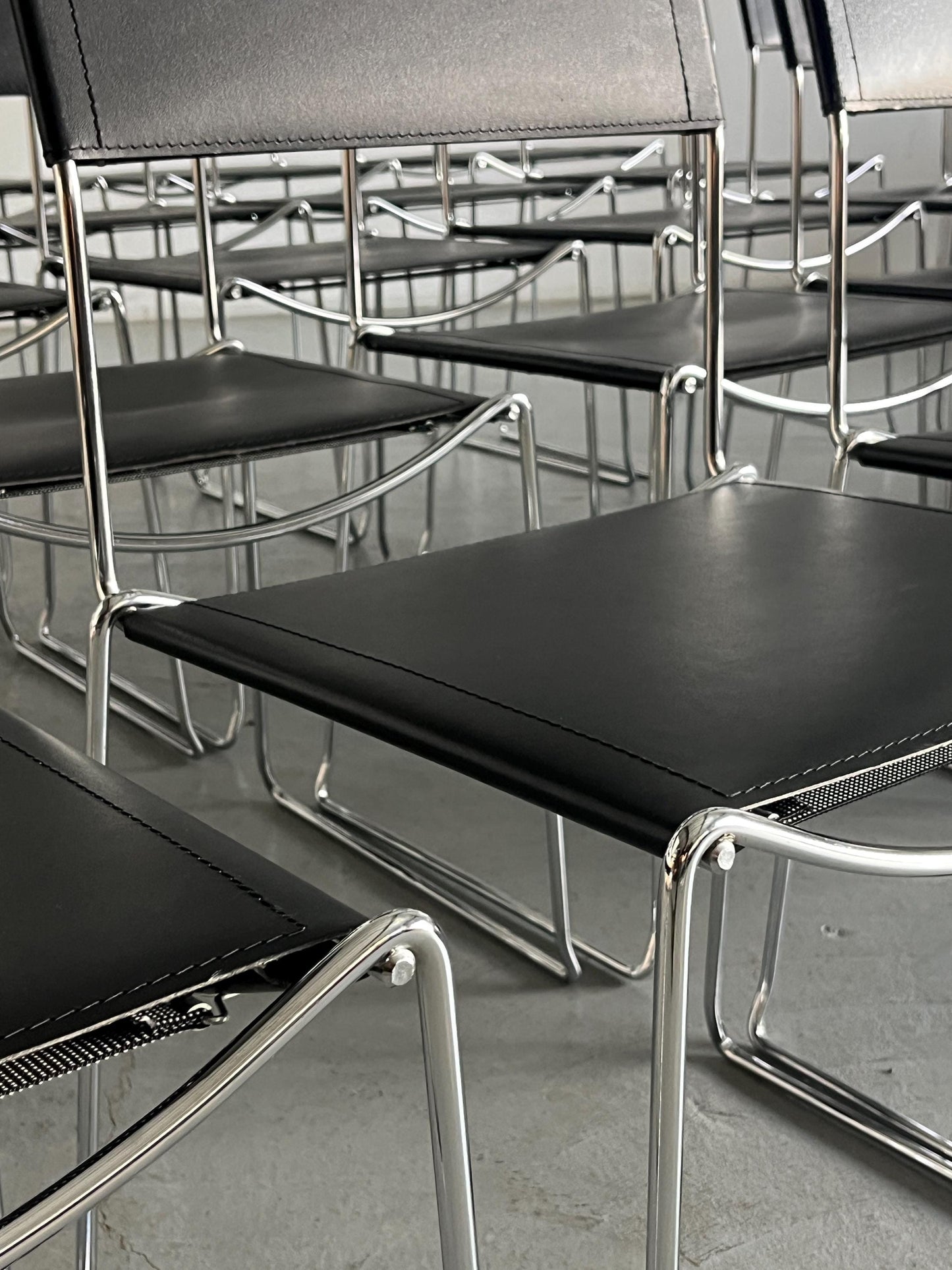 Vintage Esszimmerstuhl Giandomenico Belotti Kunstleder Chromstahl 1980er Italien