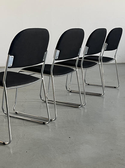 Vintage Minimalistischer Essstuhl Schwarz Chromstahl stapelbar Italien 1990er Set von 4