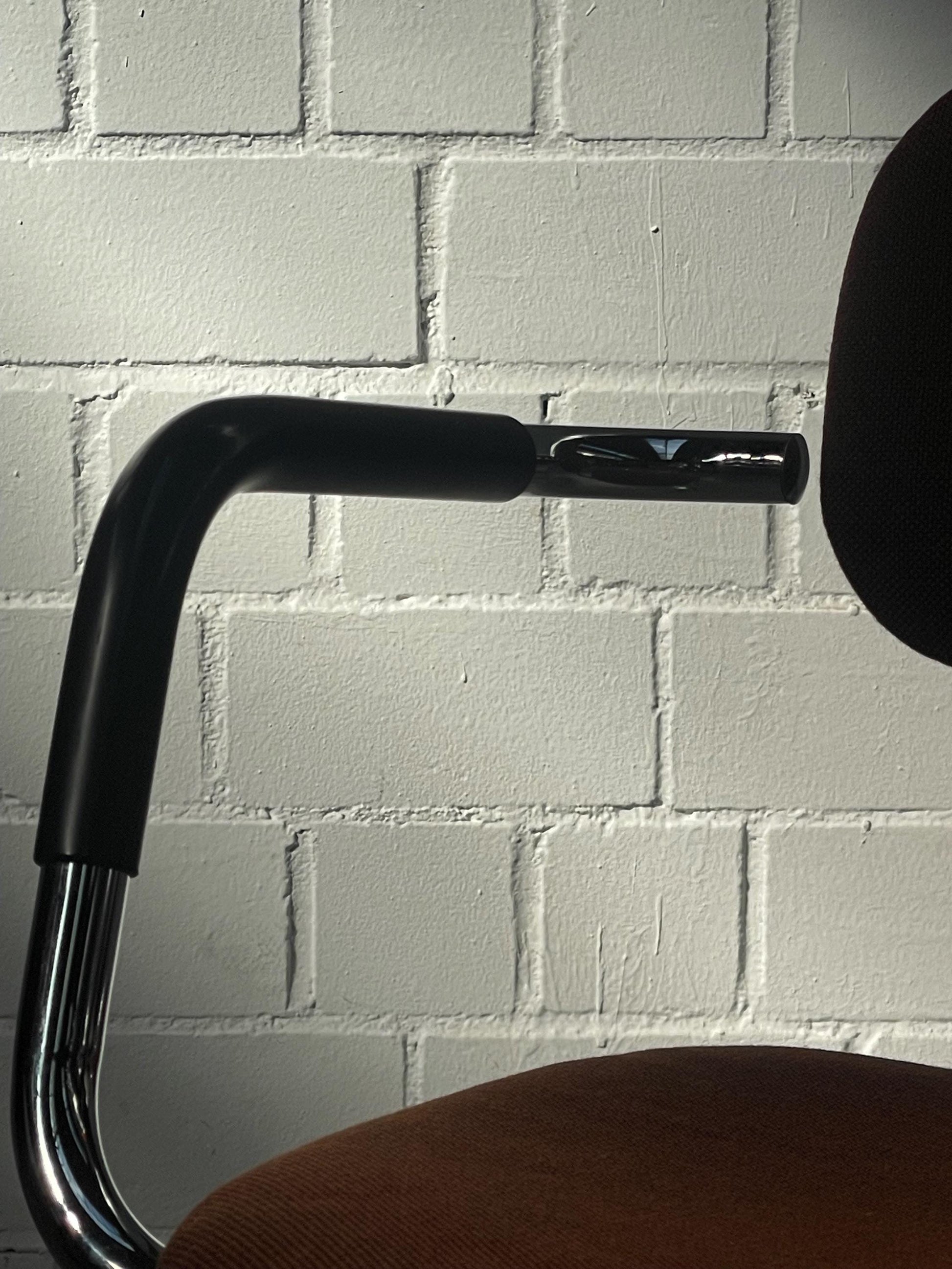 Vintage Stuhl von Mies van der Rohe für Bauhaus Chrom brauner Stoff