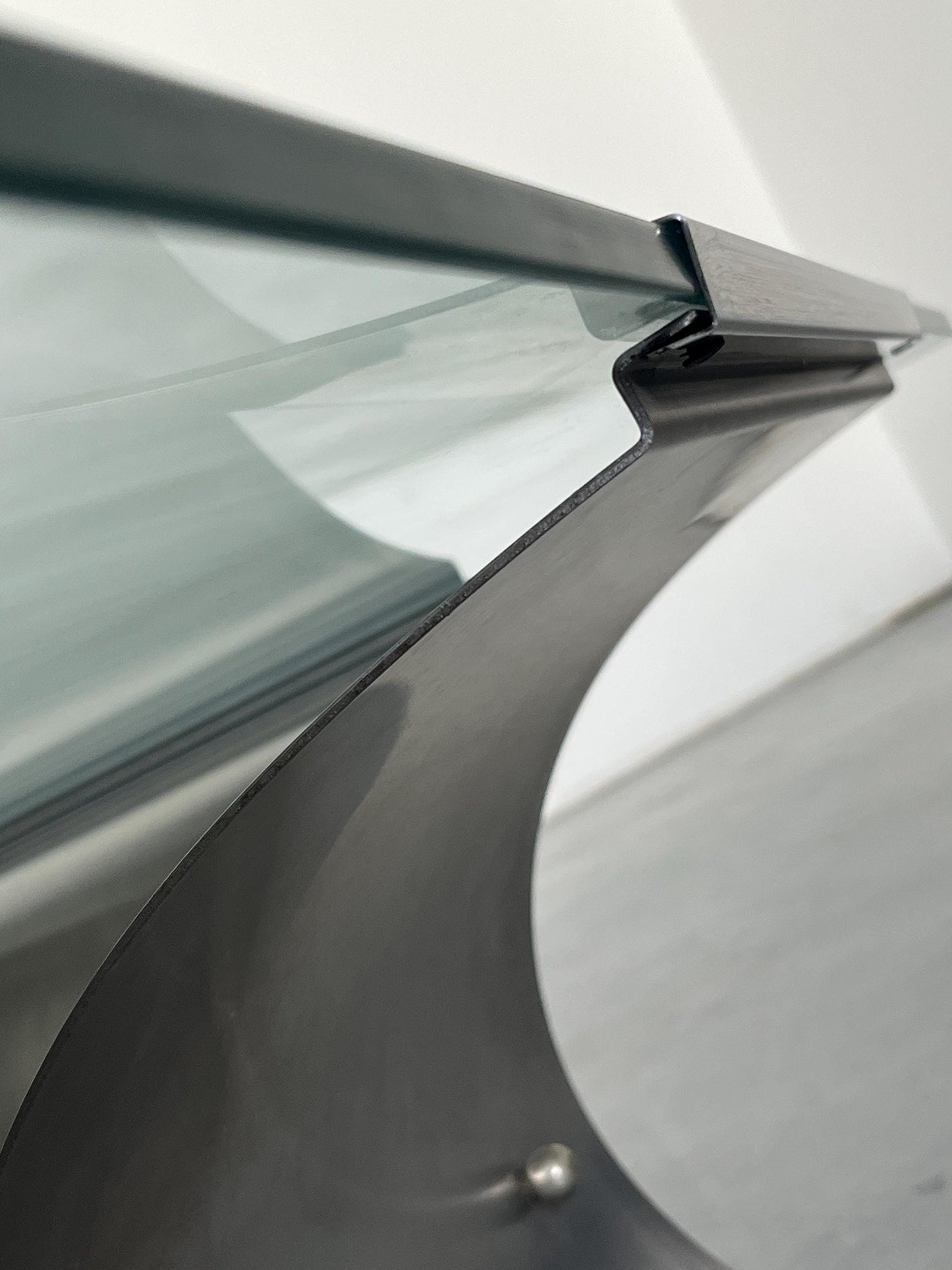 Vintage Couchtisch von François Monnet für Kappa in gebürstetem Stahl und Glas