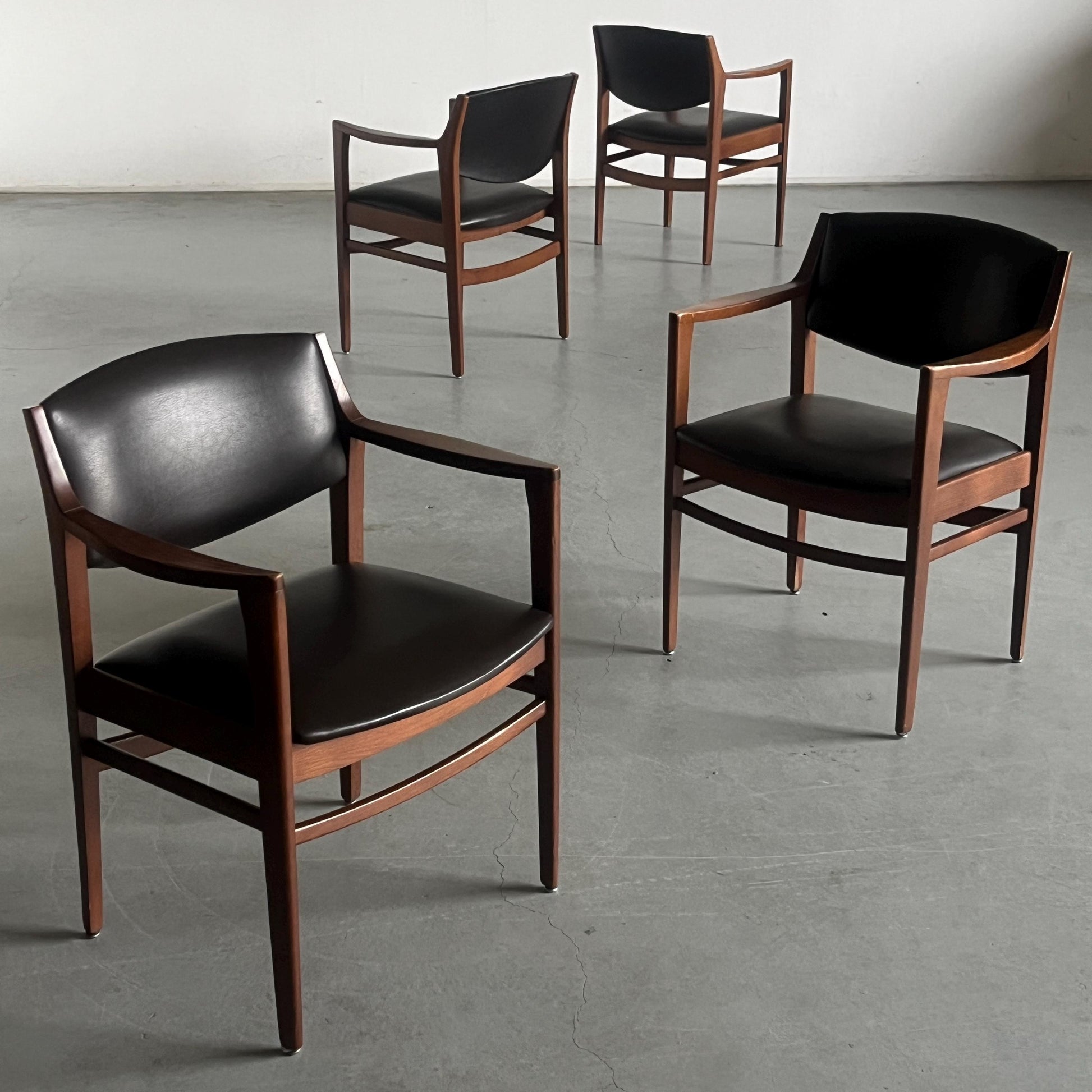 Vintage Armlehnstuhl Buchenholz Kunstleder Dunkelbraun 1970er Italien Set von 4