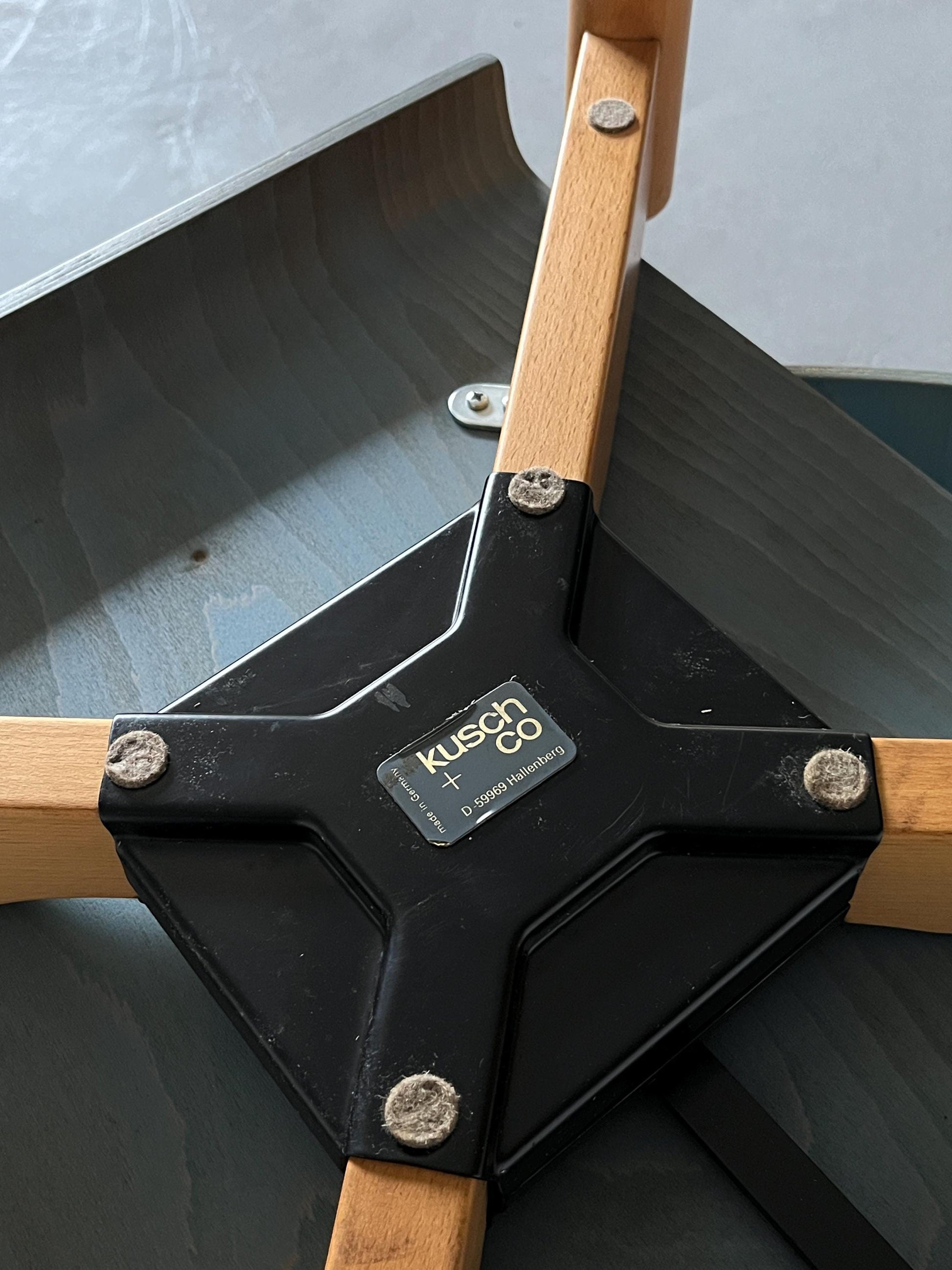 Vintage Postmodern Modell 2400 Stapelstuhl von Team AG Form für Kusch+Co