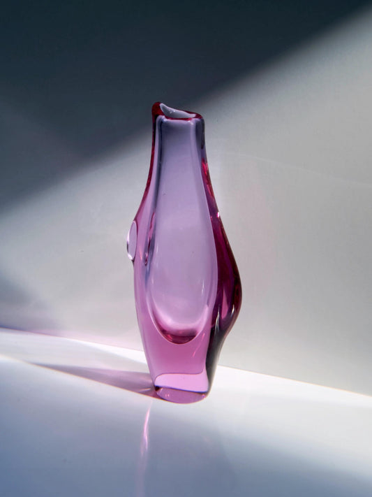 Vintage Vase Alexandrit Neodym von Miroslav Klinger für Železnobrodské sklárny flieder-hellblau