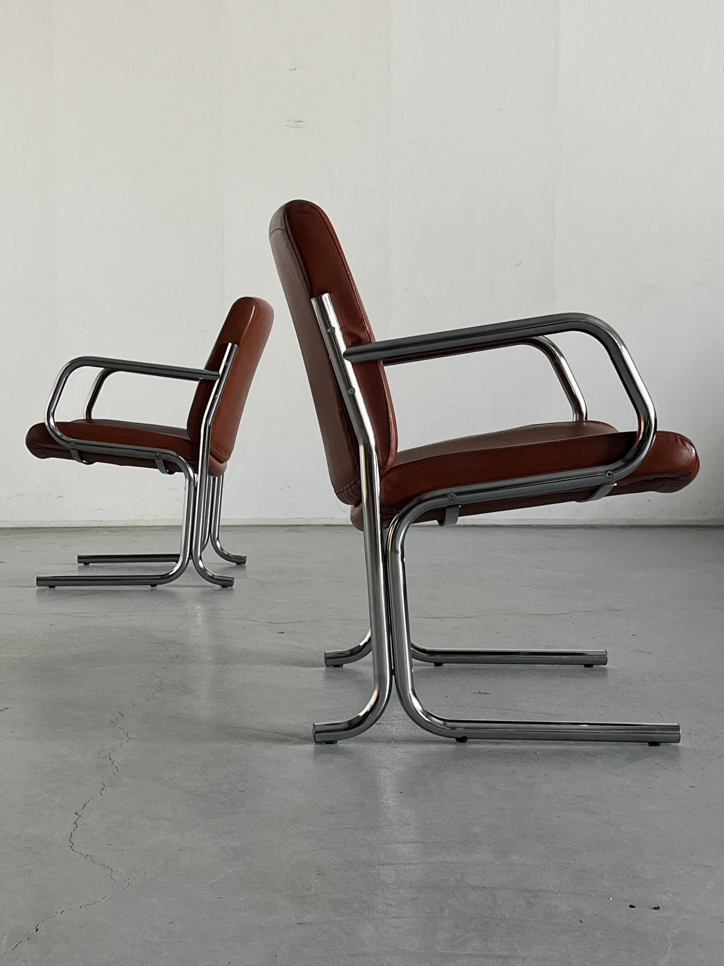 Vintage Armlehnstuhl Braun Leder Chromstahl 1970er Italien