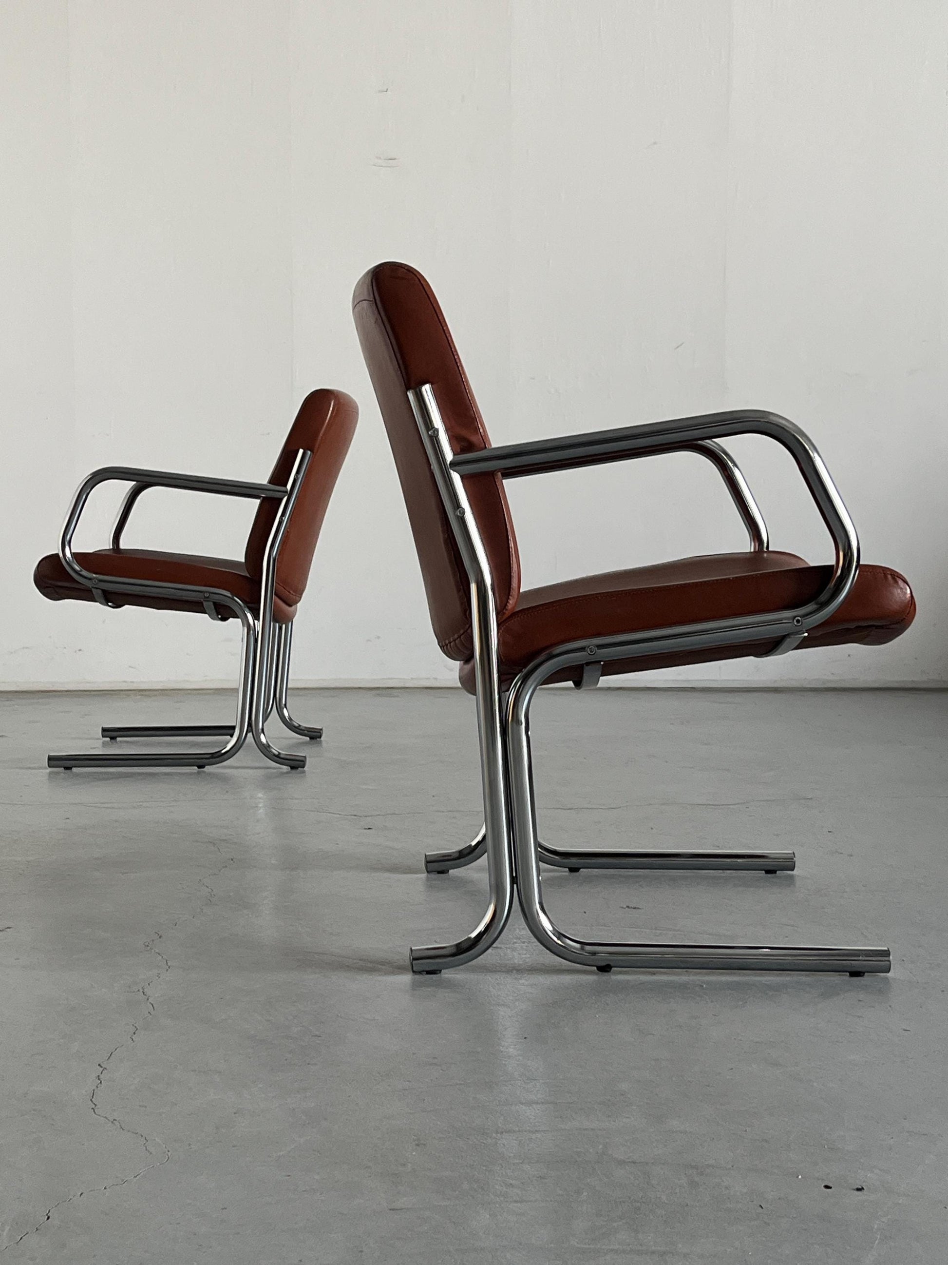 Vintage Armlehnstuhl Braun Leder Chromstahl 1970er Italien
