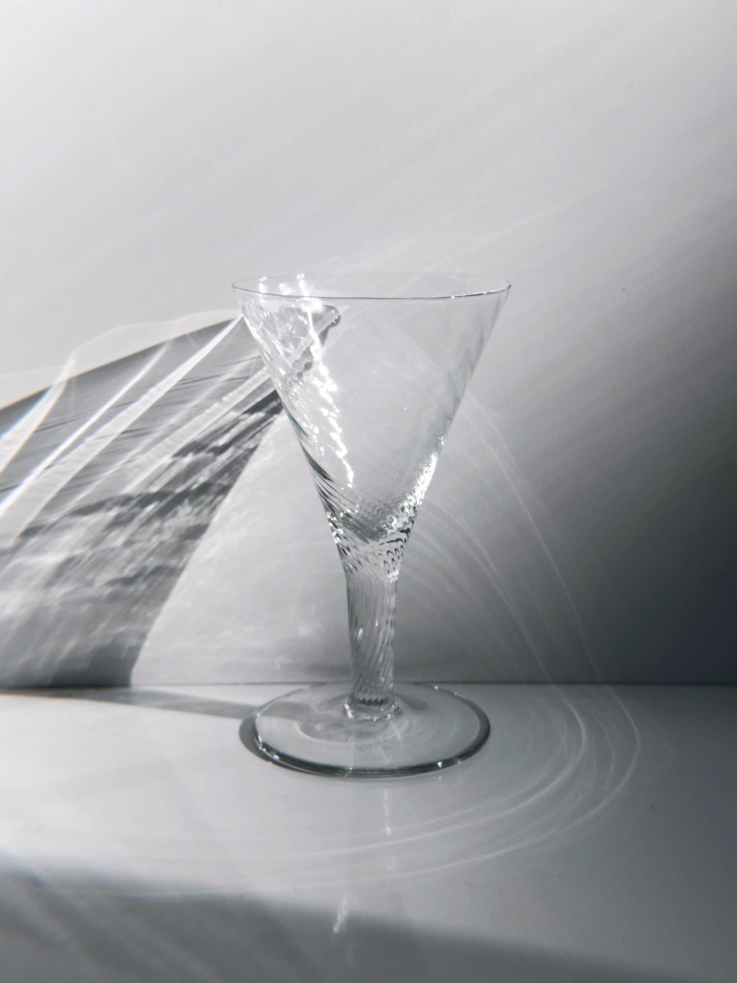 Vintage Dekanter Set von 7 mundgeblasen Swirl Glas