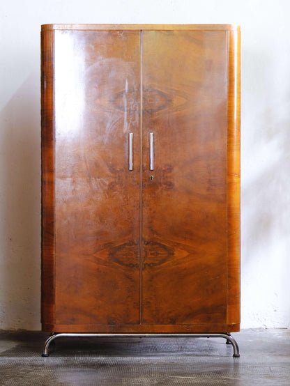 Vintage Bauhaus Kleiderschrank von Robert Slezak zugeschrieben für Bauhaus