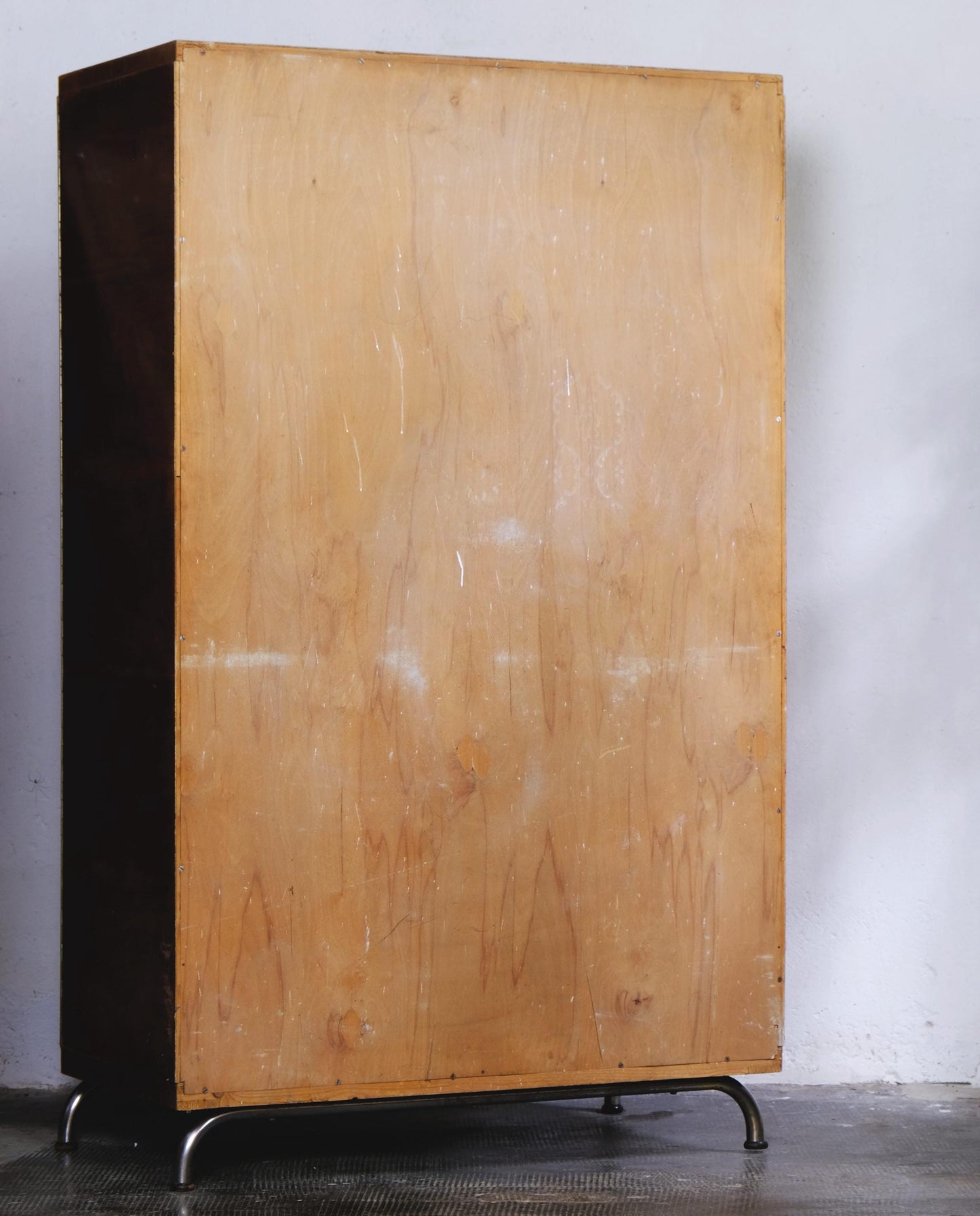 Vintage Bauhaus Kleiderschrank von Robert Slezak zugeschrieben für Bauhaus