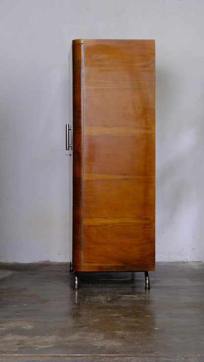 Vintage Bauhaus Kleiderschrank von Robert Slezak zugeschrieben für Bauhaus