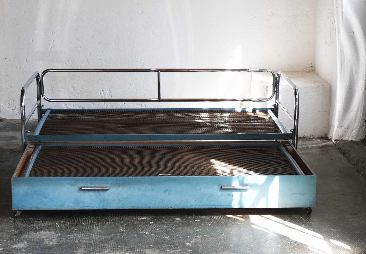 Vintage Sofa Bauhaus ausziehbar mit Schublade von unbekannt für unbekannt sehr selten