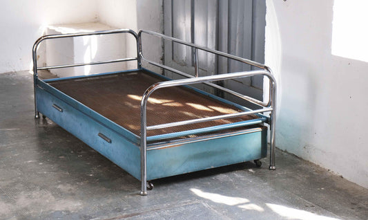 Vintage Sofa Bauhaus ausziehbar mit Schublade von unbekannt für unbekannt sehr selten