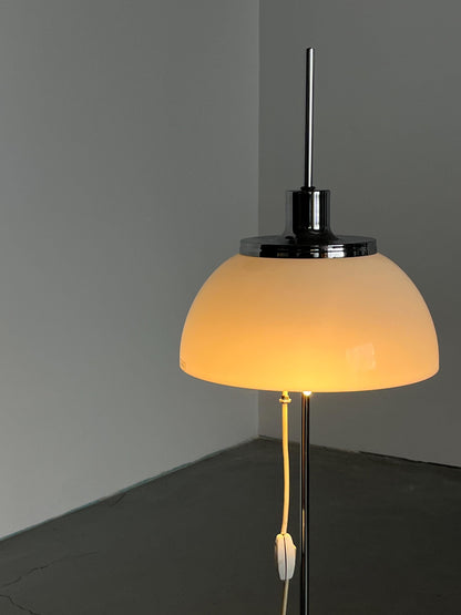 Vintage Faro Stehlampe von Luigi Massoni für Guzzini in Weiß Kunststoff, 1971