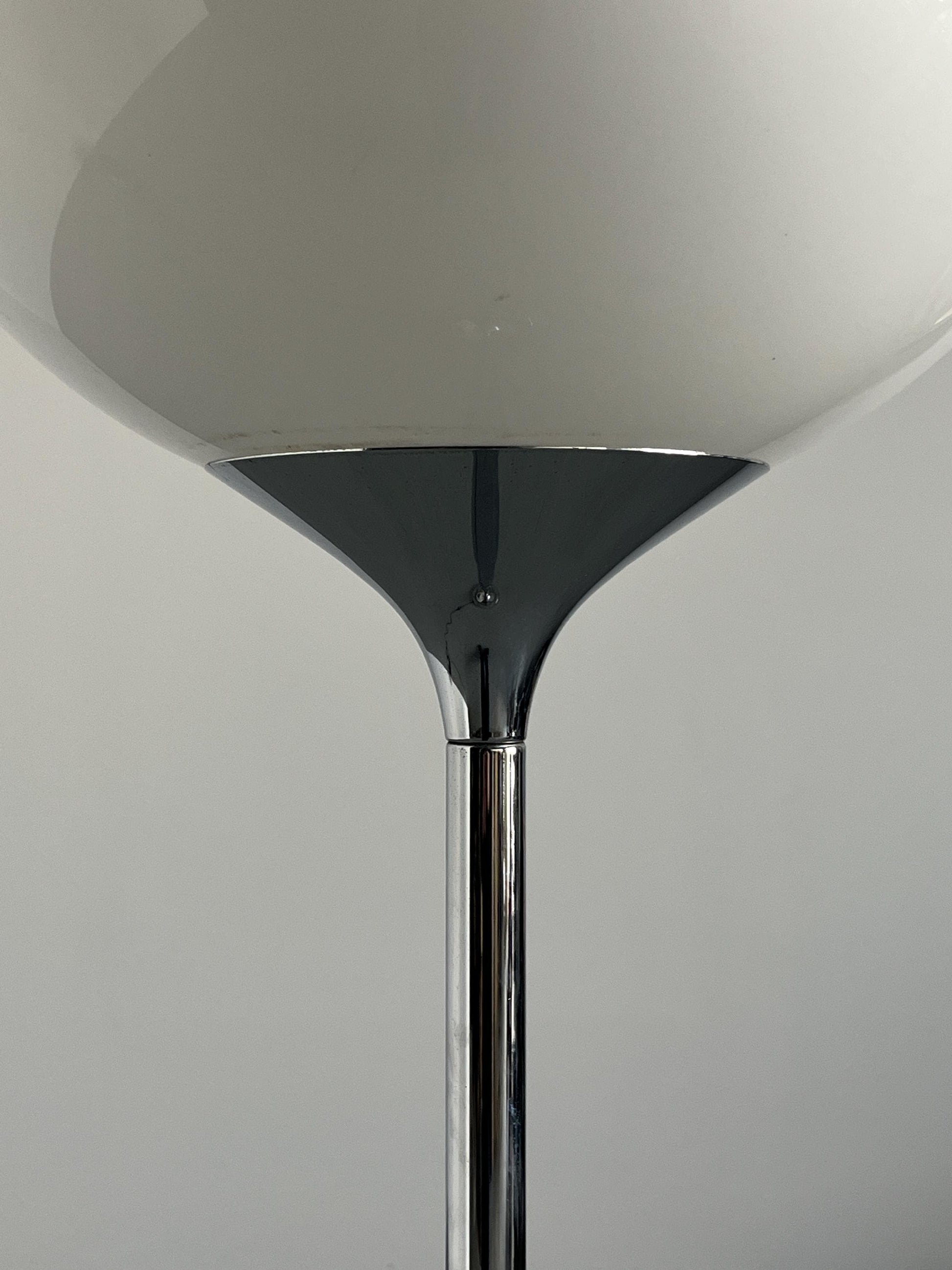 Vintage Big Bud Space Age Stehlampe von Harvey Guzzini Weiß Chrom 1968