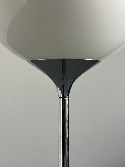 Vintage Big Bud Space Age Stehlampe von Harvey Guzzini Weiß Chrom 1968