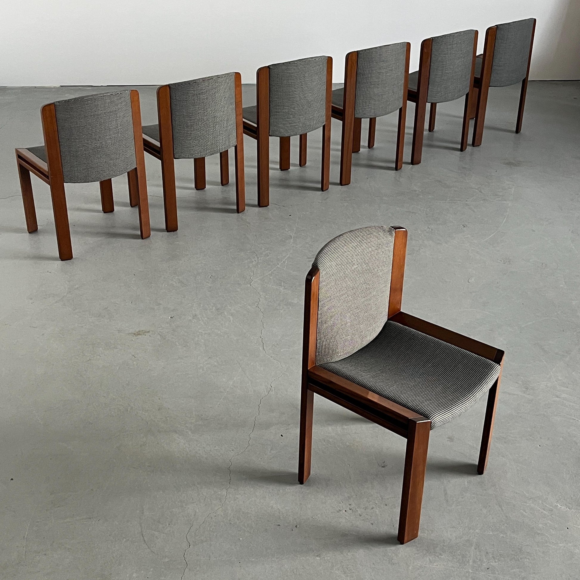 Vintage Essstuhl Modell 300 von Joe Colombo für Pozzi Eiche Schwarz-Weiß 1970er