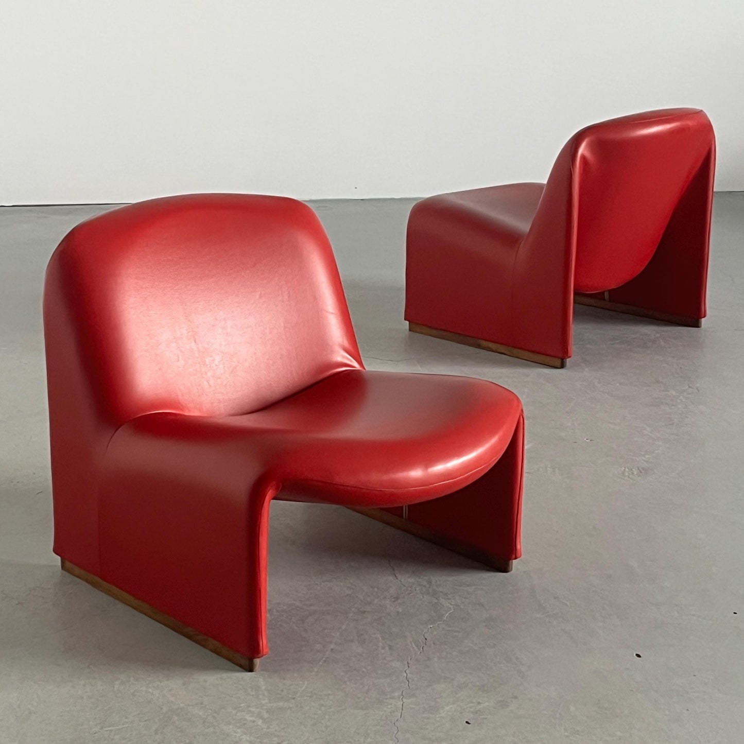 Vintage Alky Stuhl von Giancarlo Piretti für Anonima Castelli Rot Leder Holz