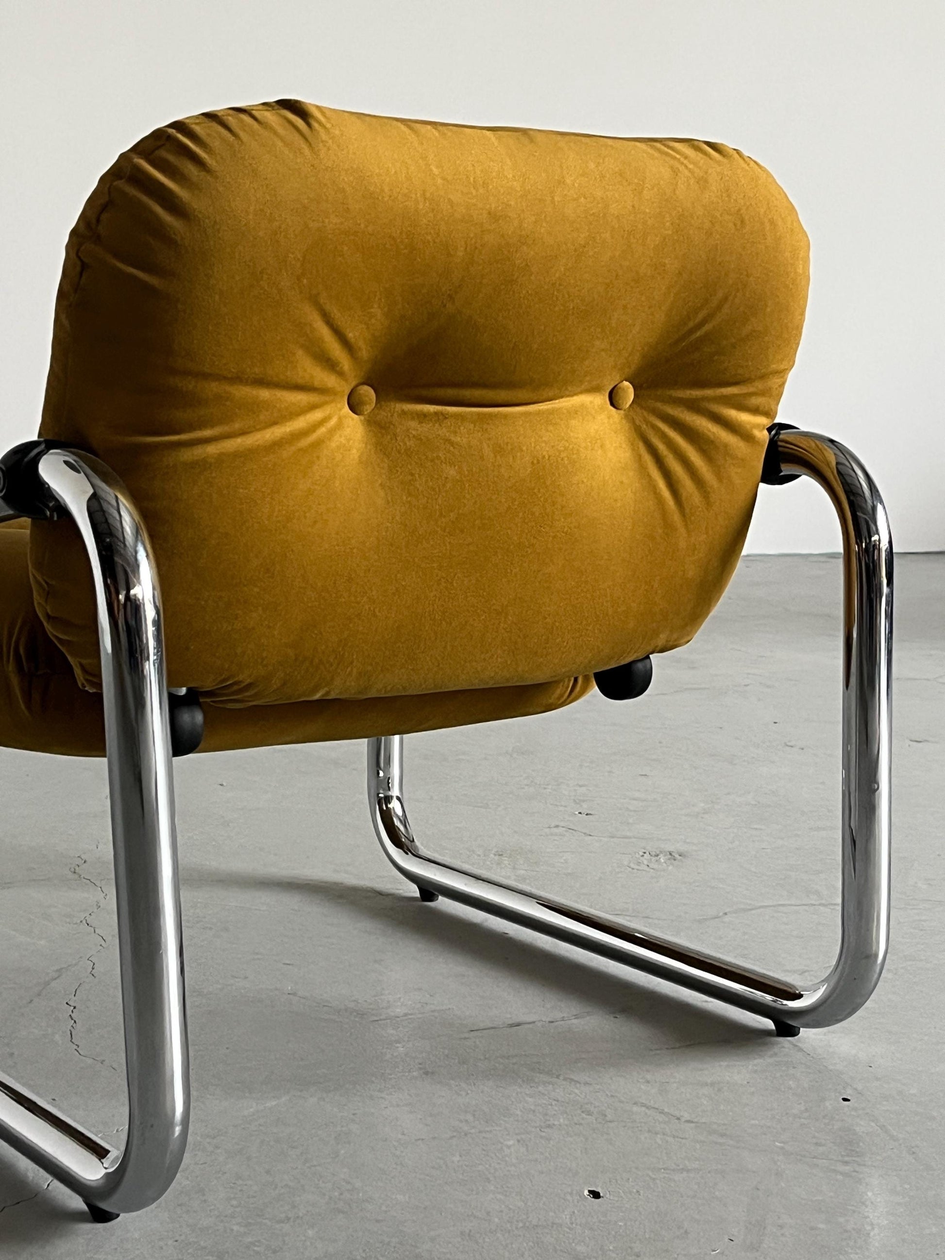 Vintage Sessel Mid-Century Modern Chromstahl Senfgelb 1970er Italien