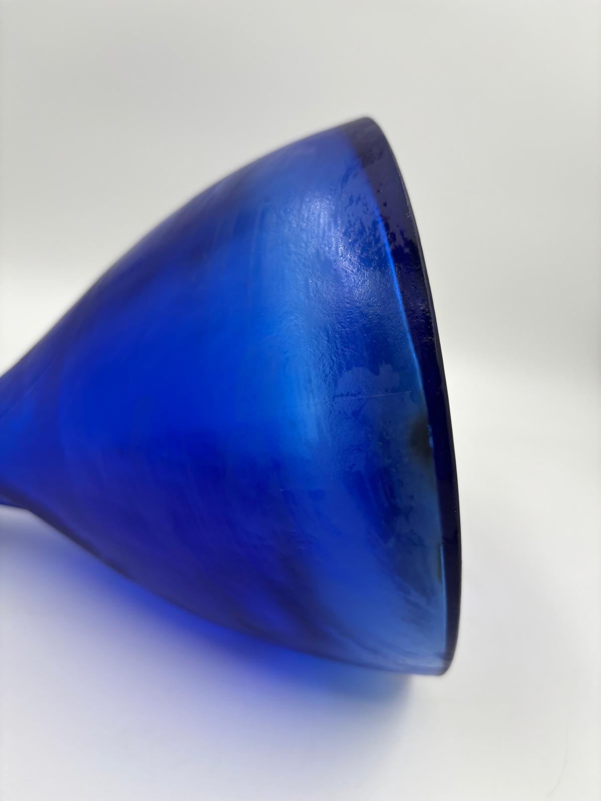 Vintage Glasflasche Kobaltblau mit Stopfen dreieckiger Boden