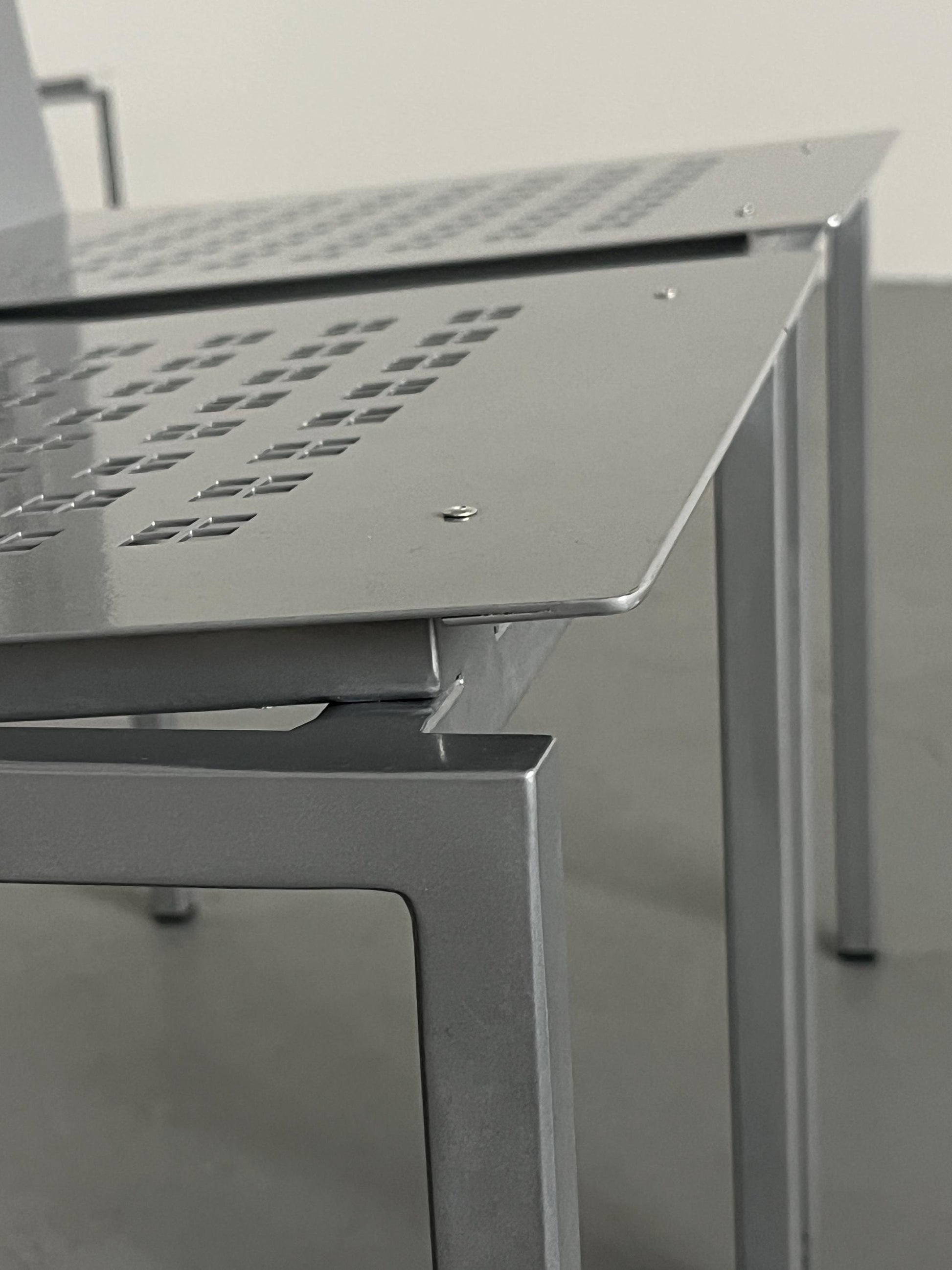 Vintage Architektonischer Metallstuhl im Stil von Pietro Arosio 1990er Italien