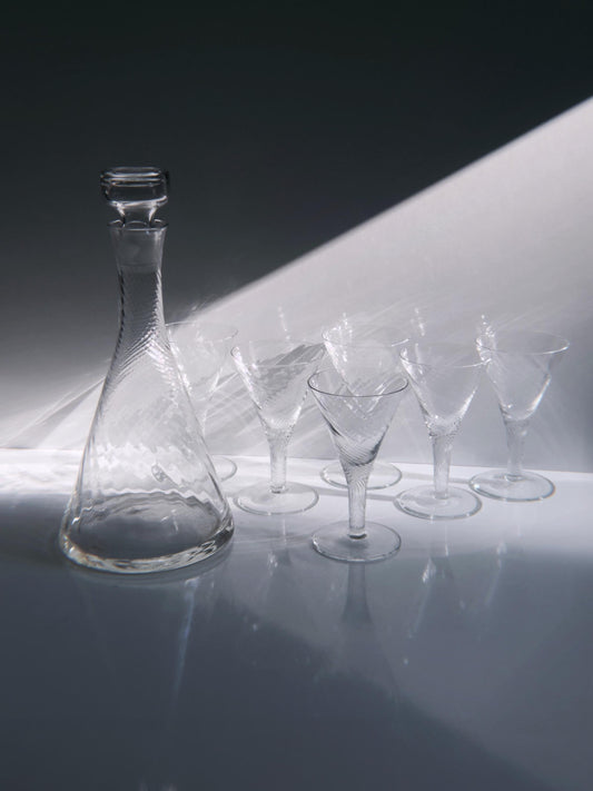 Vintage Dekanter Set von 7 mundgeblasen Swirl Glas