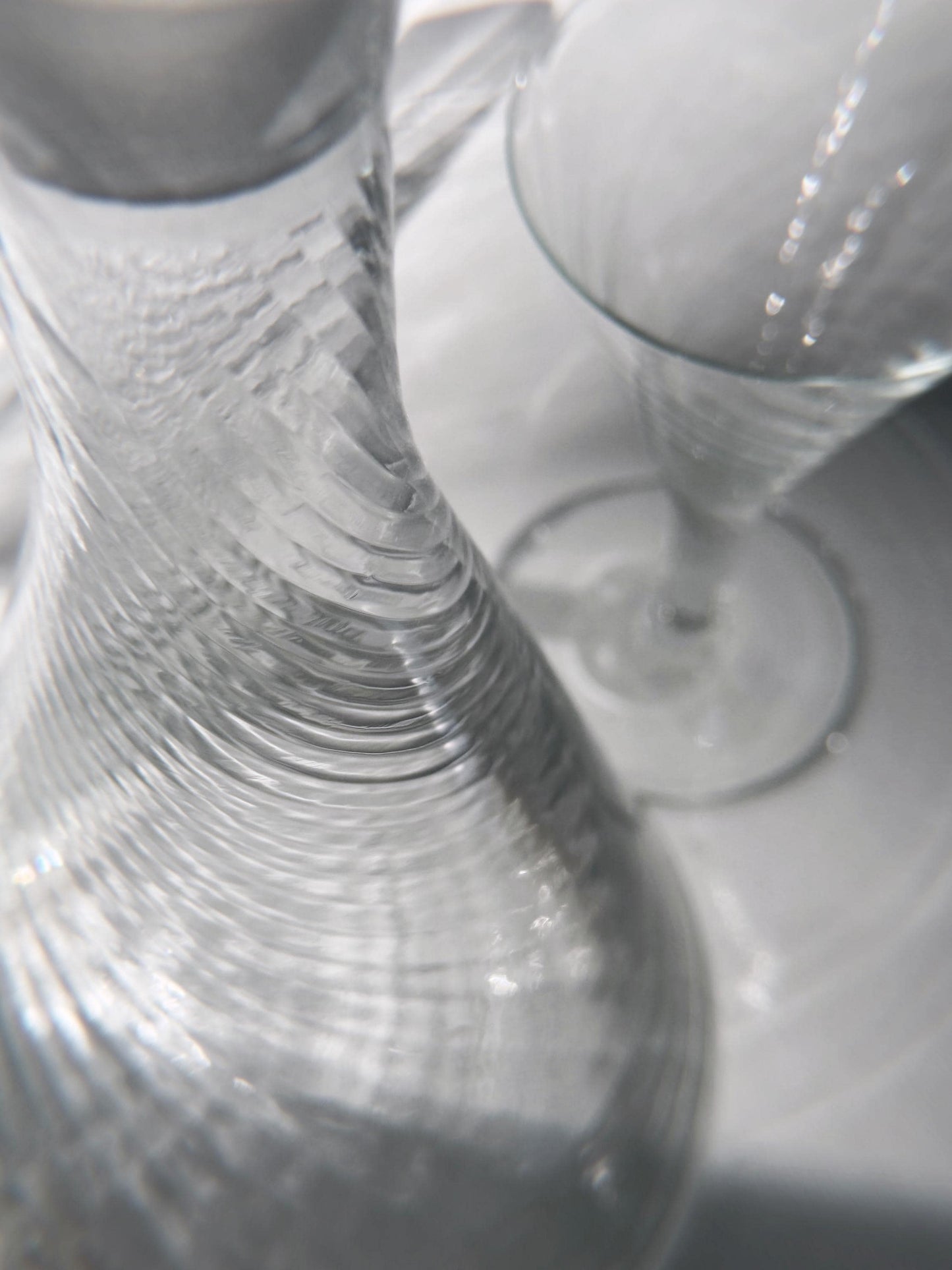 Vintage Dekanter Set von 7 mundgeblasen Swirl Glas