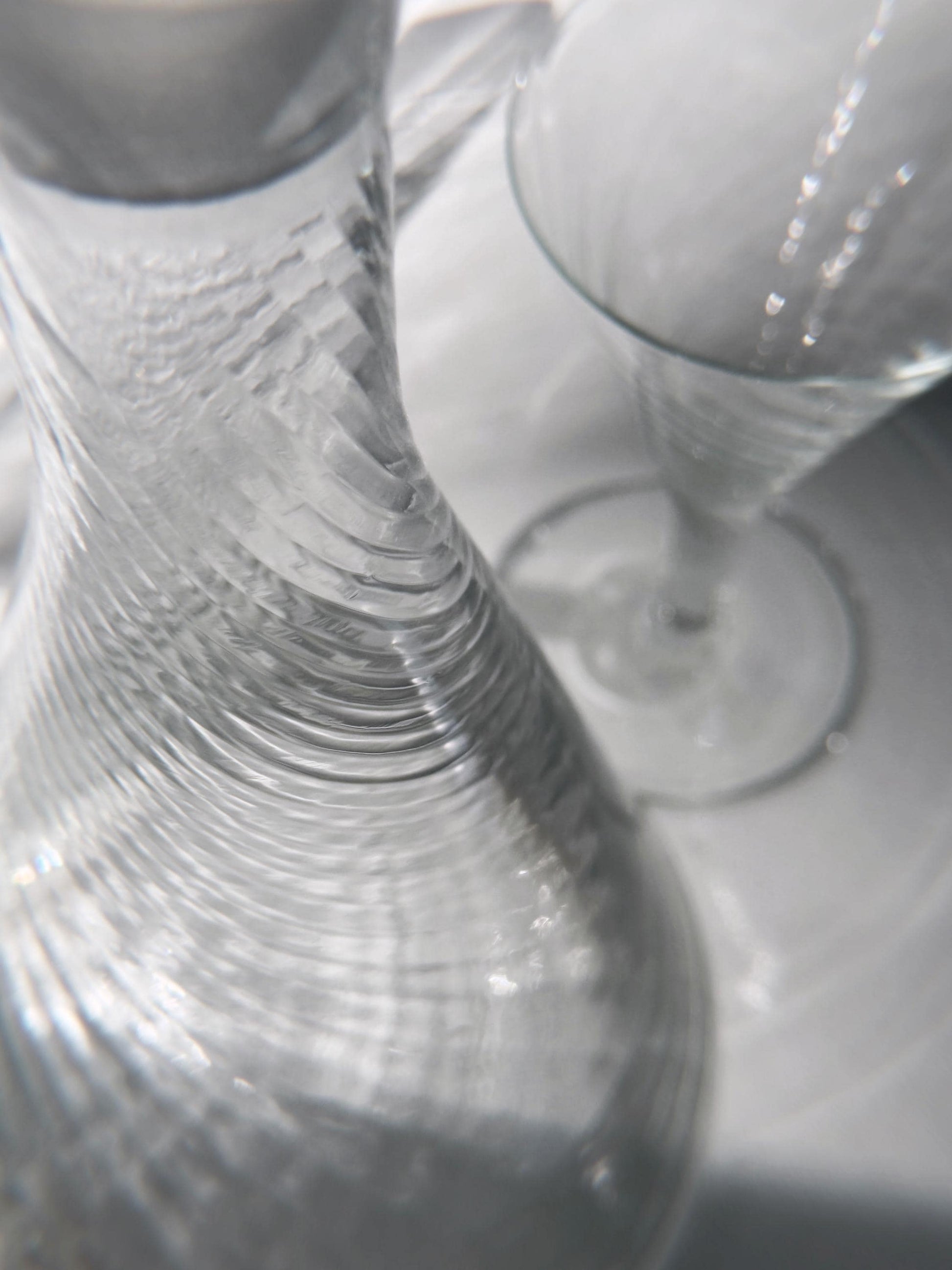 Vintage Dekanter Set von 7 mundgeblasen Swirl Glas