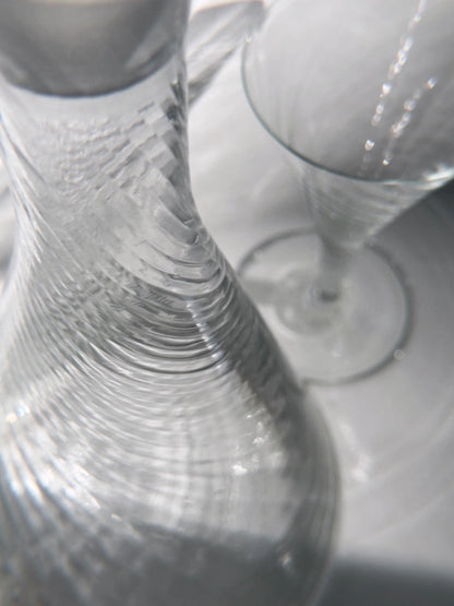 Vintage Dekanter Set von 7 mundgeblasen Swirl Glas