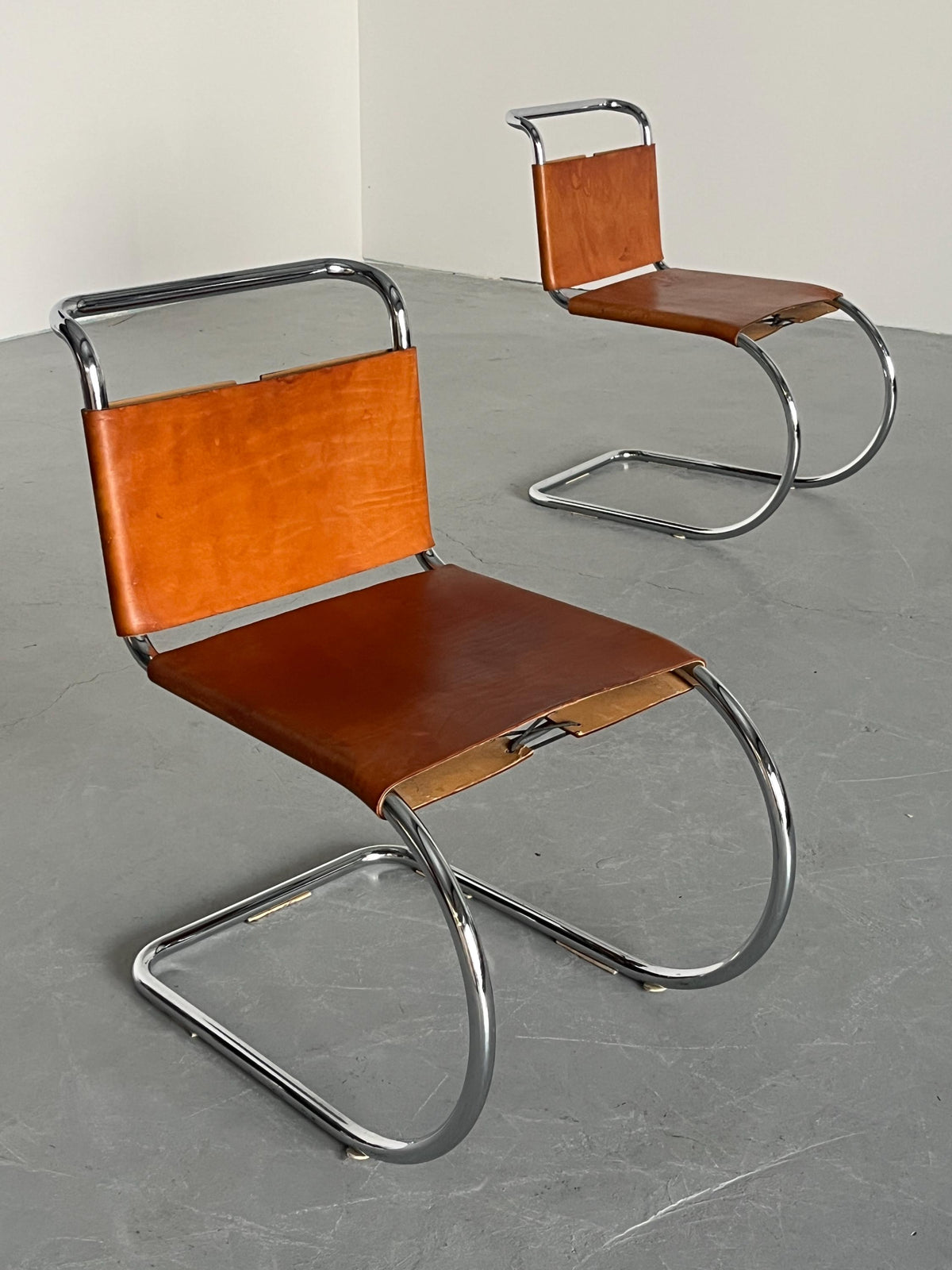 Vintage MR10 Stuhl von Mies van der Rohe für Bononia in Cognacleder Set von 4
